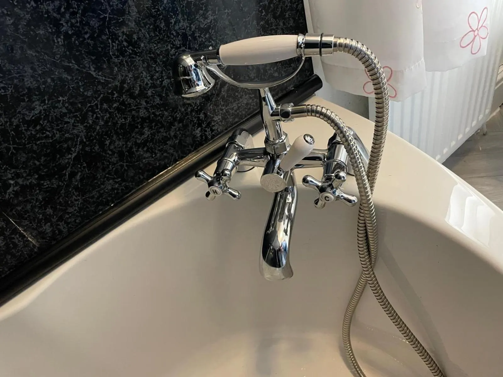 Bathroom in Rocklea Hotel