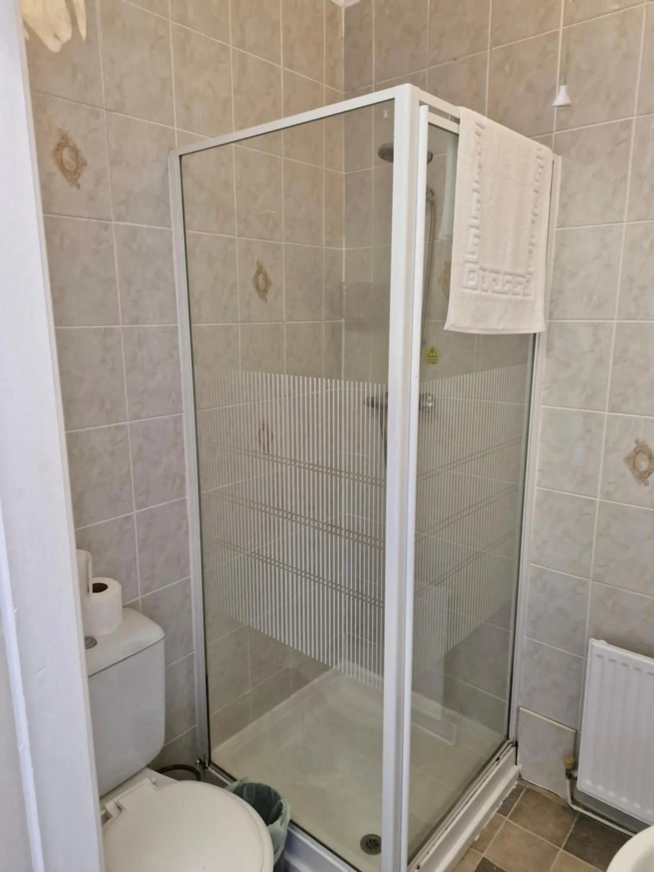 Shower in Rocklea Hotel