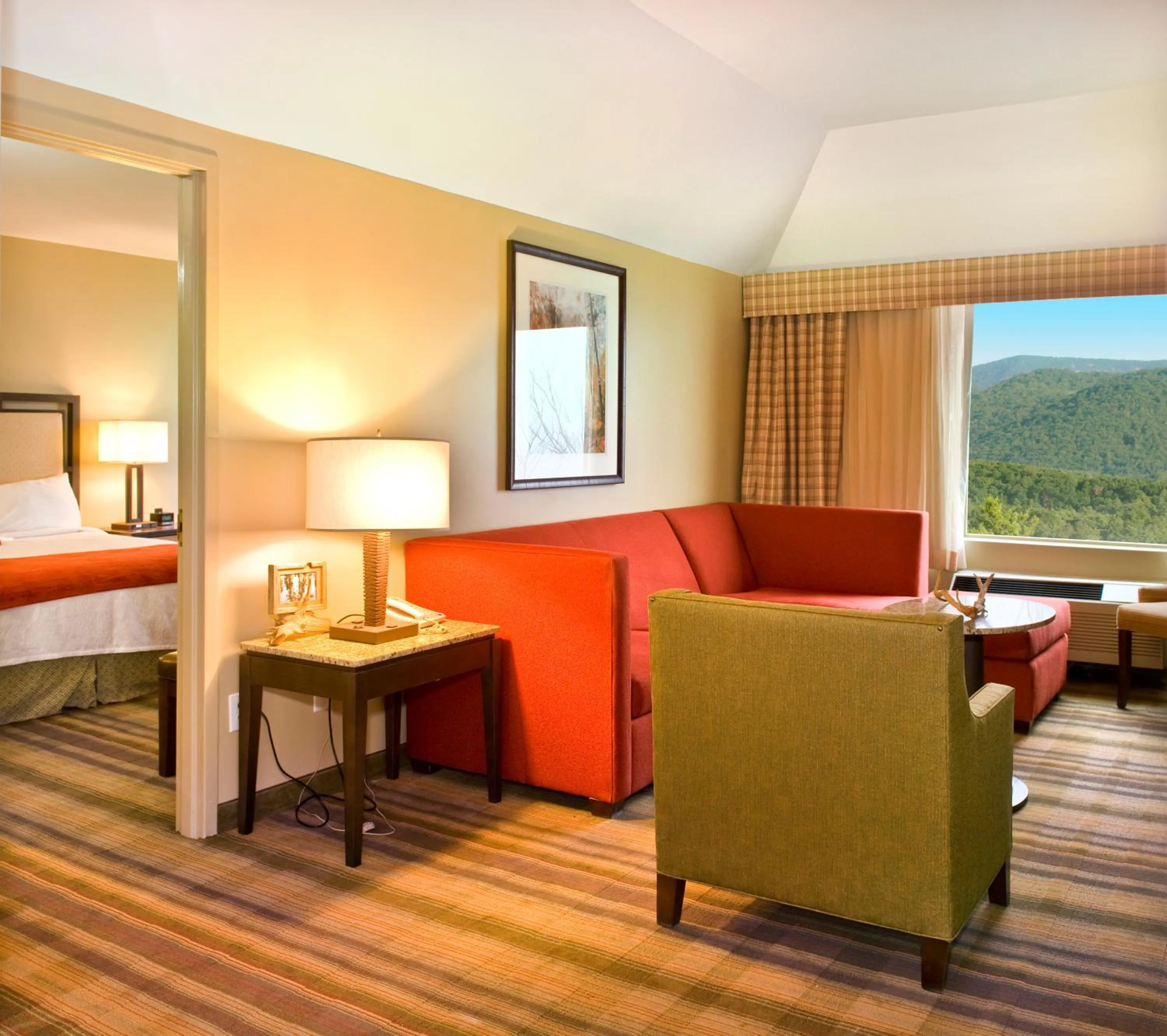 Bed in Amicalola Falls State Park and Lodge