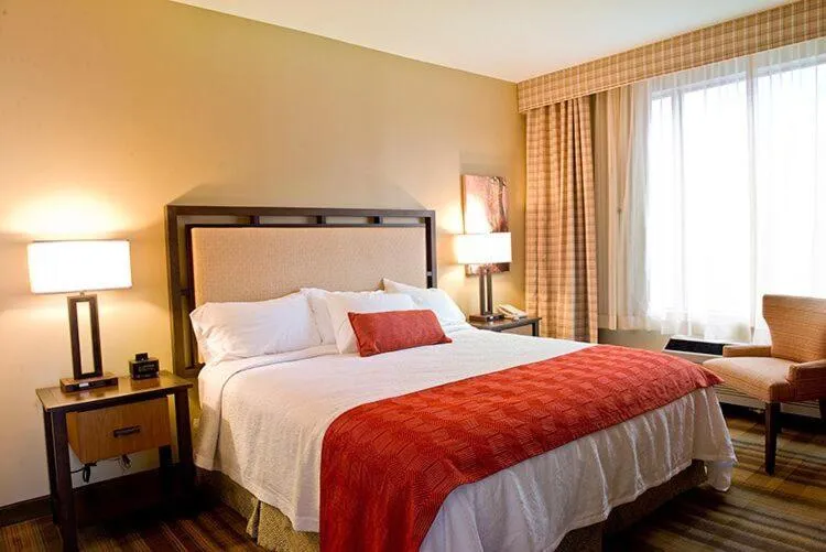 Bed in Amicalola Falls State Park and Lodge