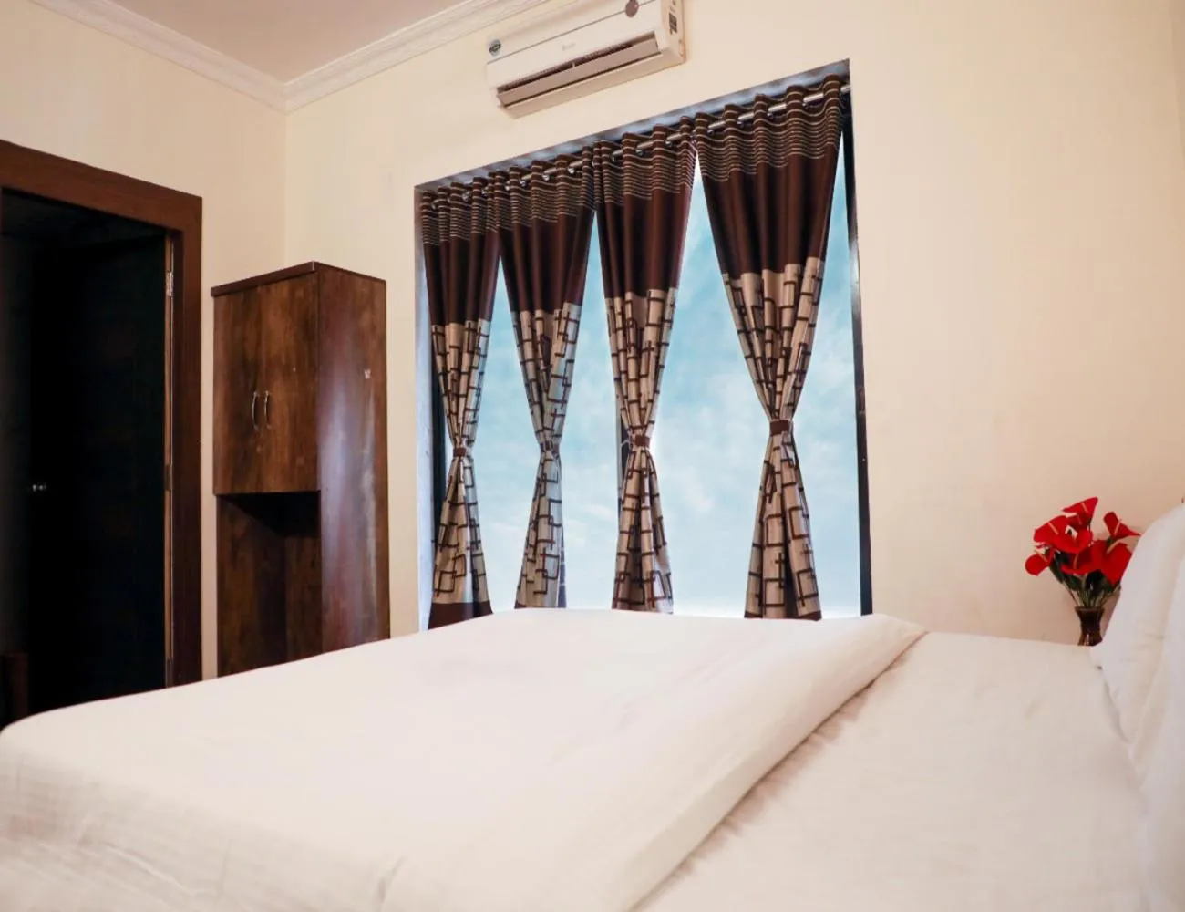 Windsurfing in Orange Inn Hotel