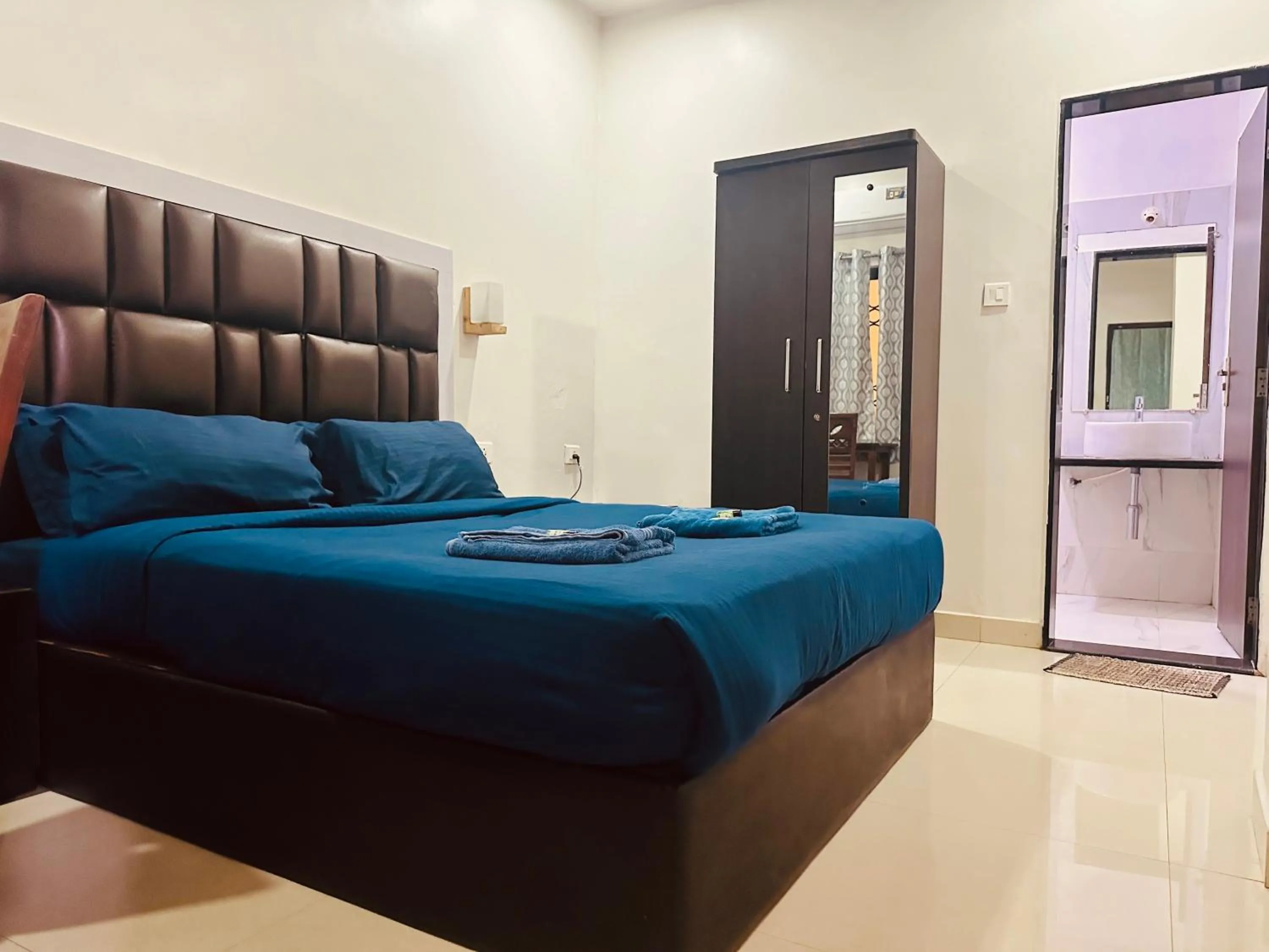 wardrobe, Bed in Swati