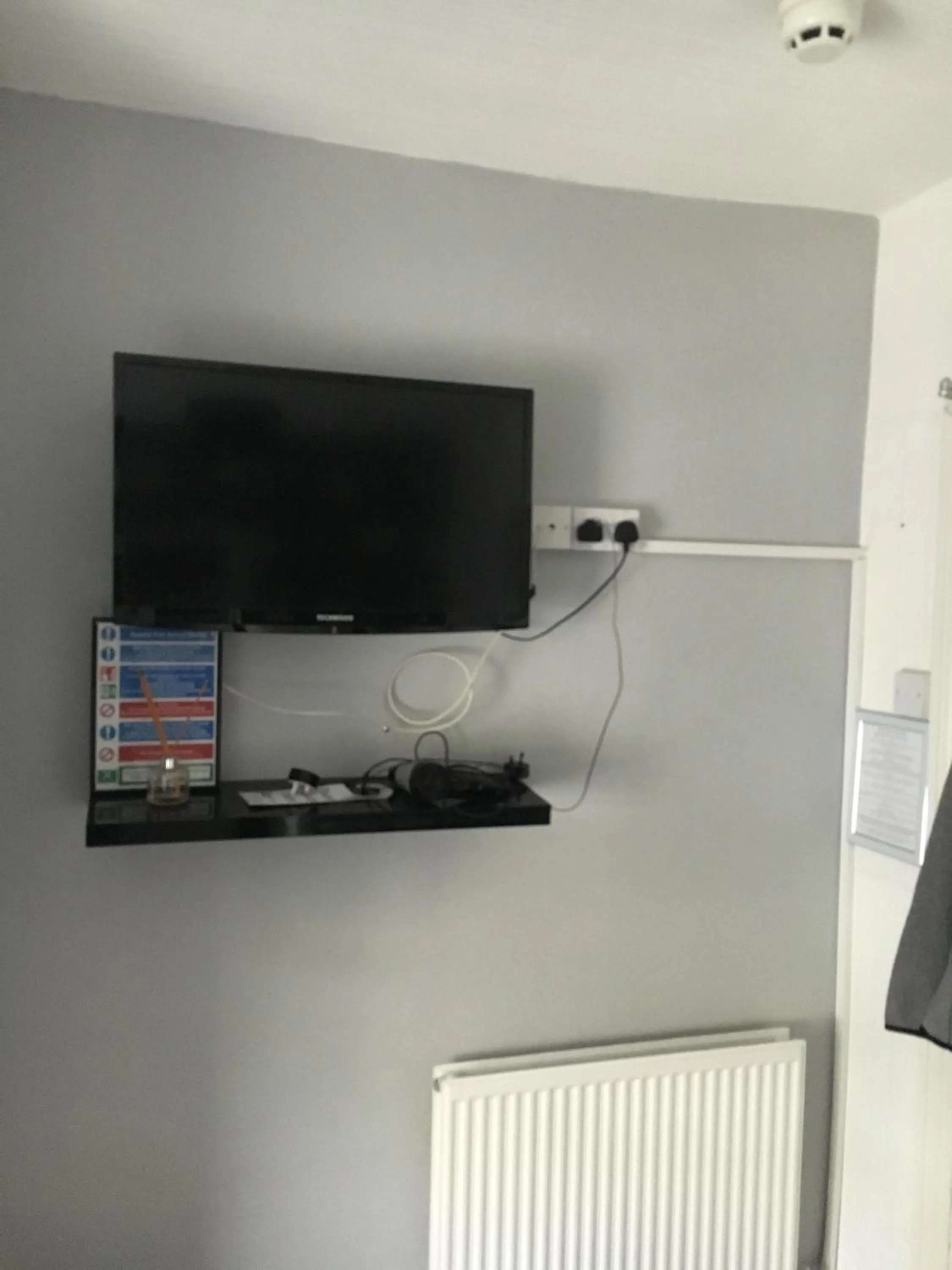 Property building in Ardern Hotel