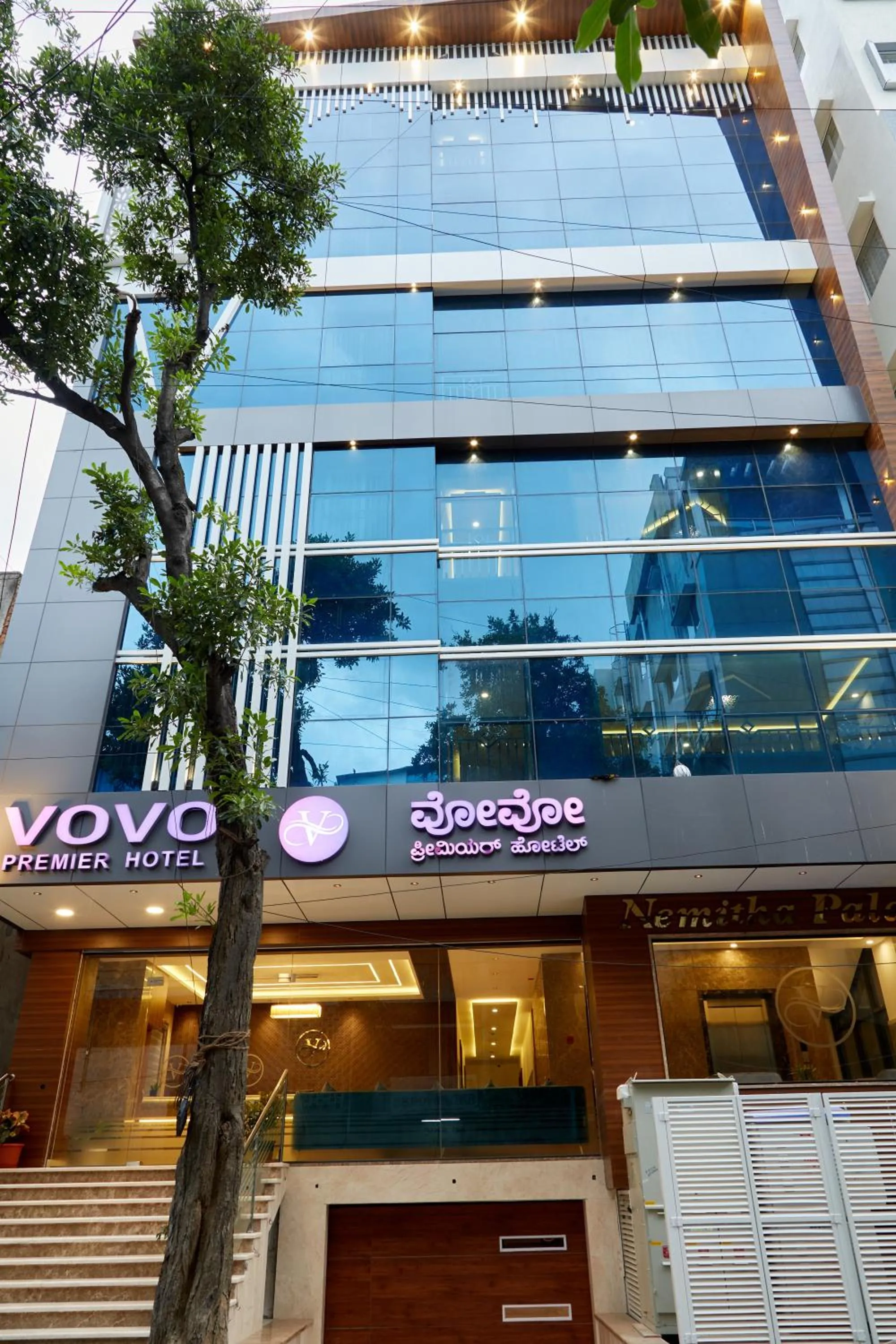 Property building in VOVO PREMIER HOTEL