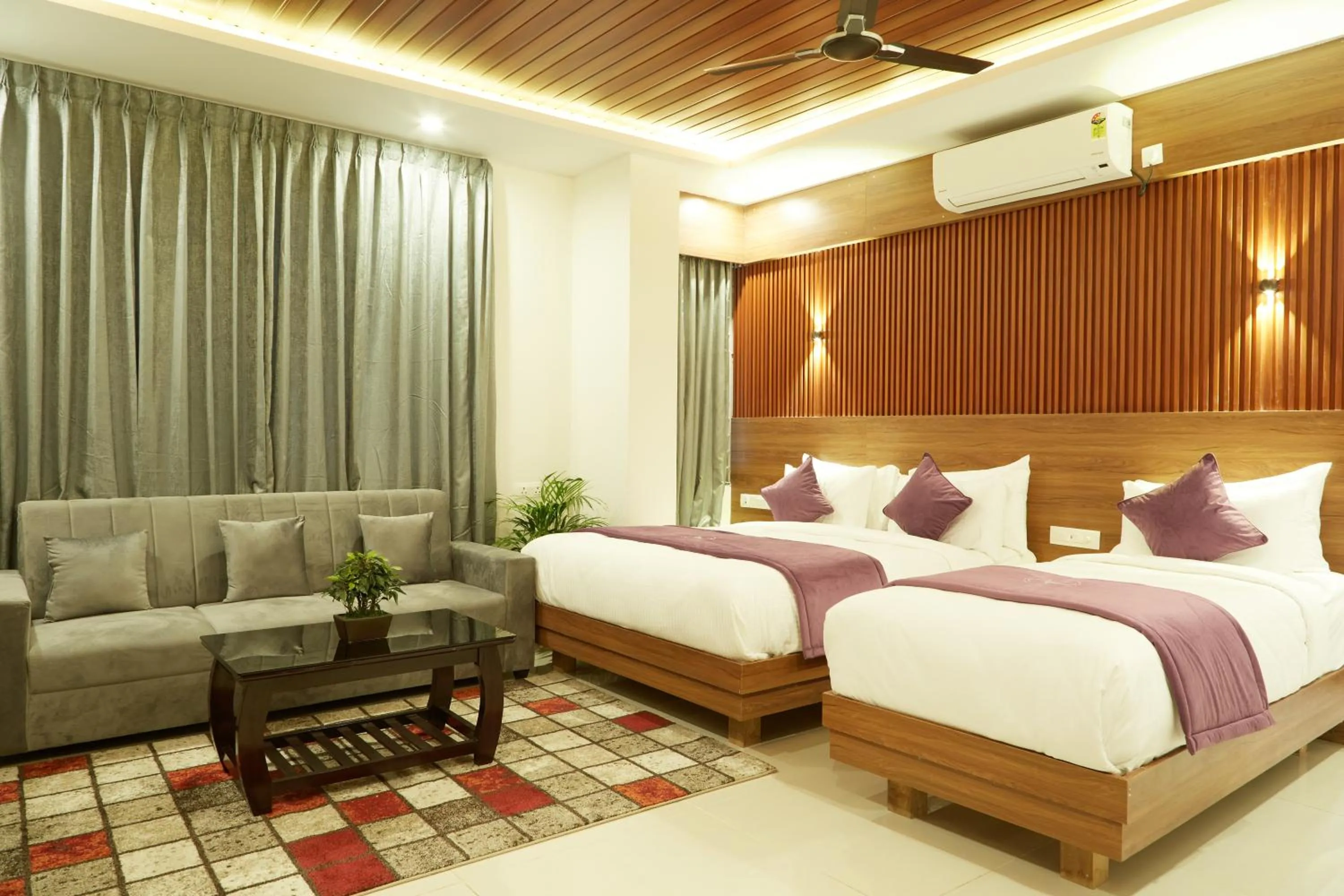 Bed in VOVO PREMIER HOTEL