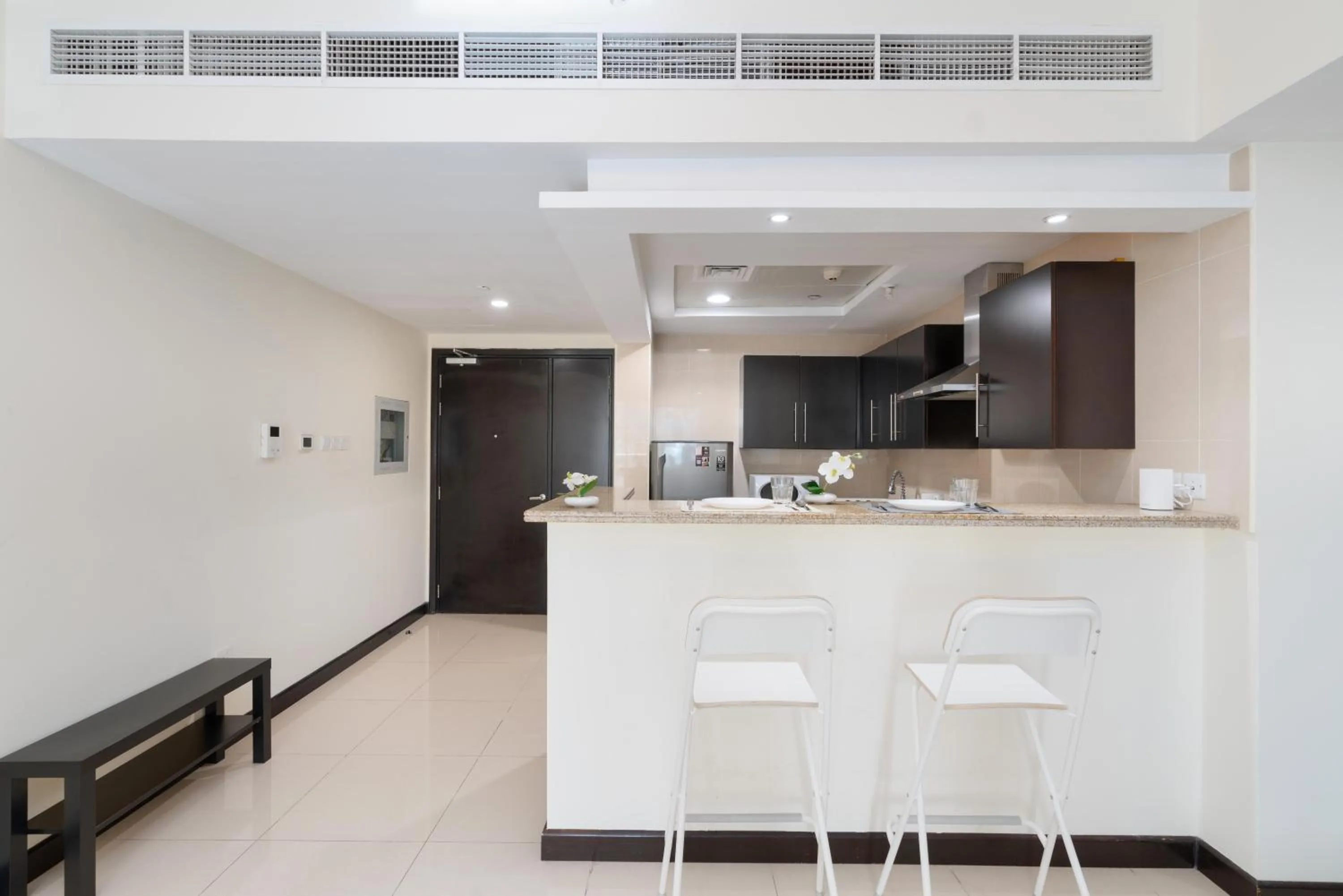 Kitchen or kitchenette in White Sage - Gorgeous Apartment in JLT Near the Metro Station