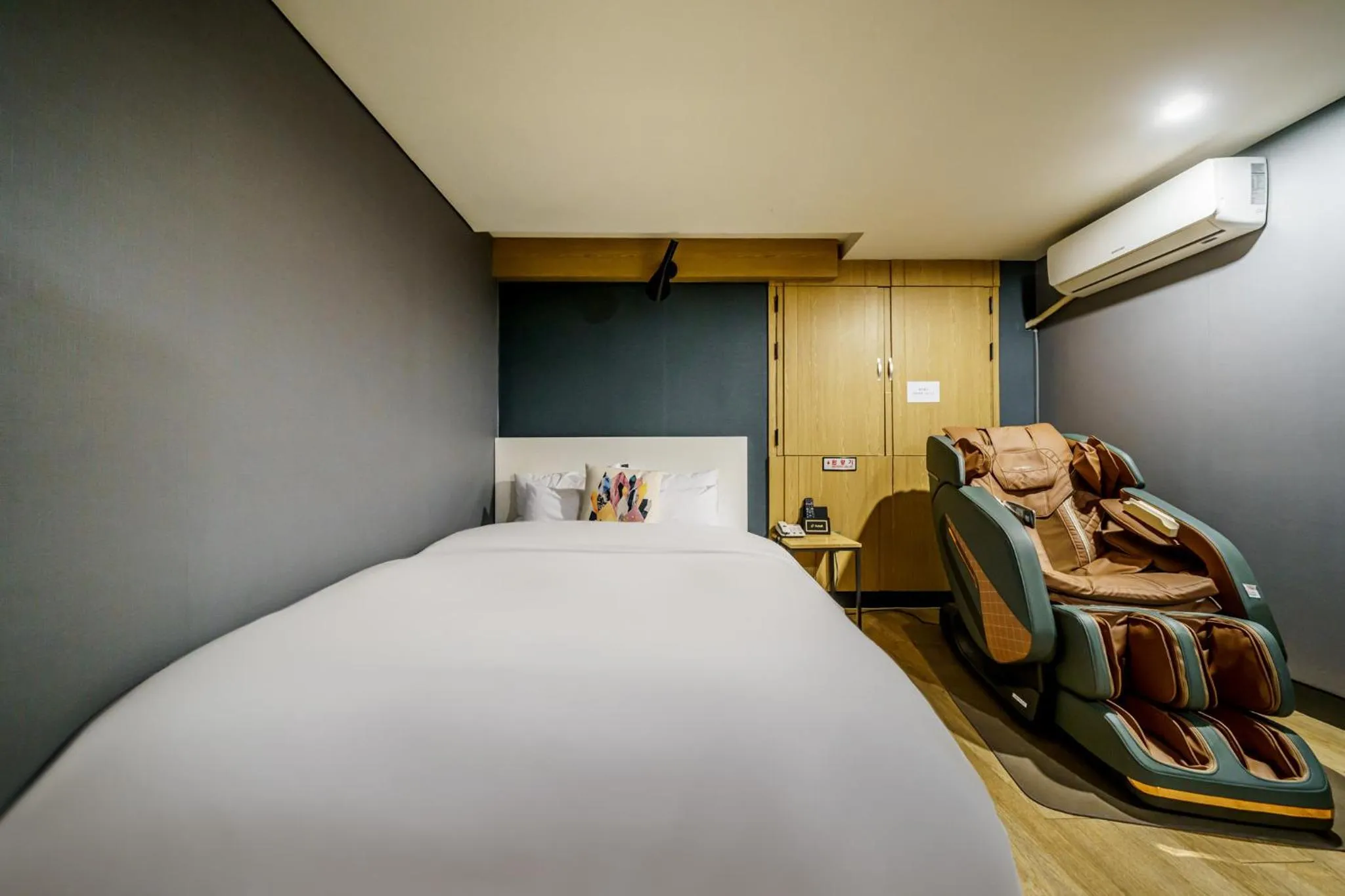 Bed in Bulgwang 3S Hotel