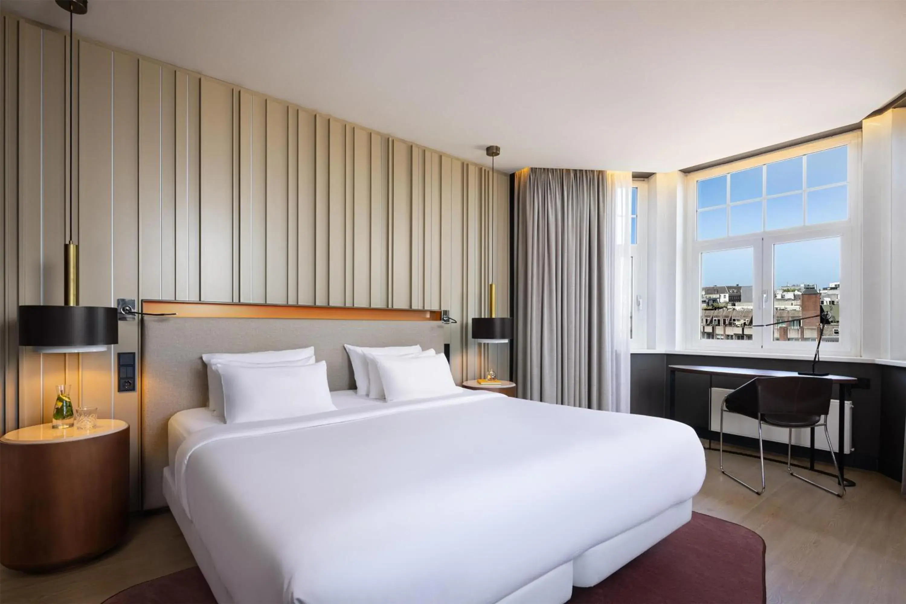 Junior Suite with View in NH Collection Amsterdam Flower Market Junior Suite with View in NH Collection Amsterdam Flower Market