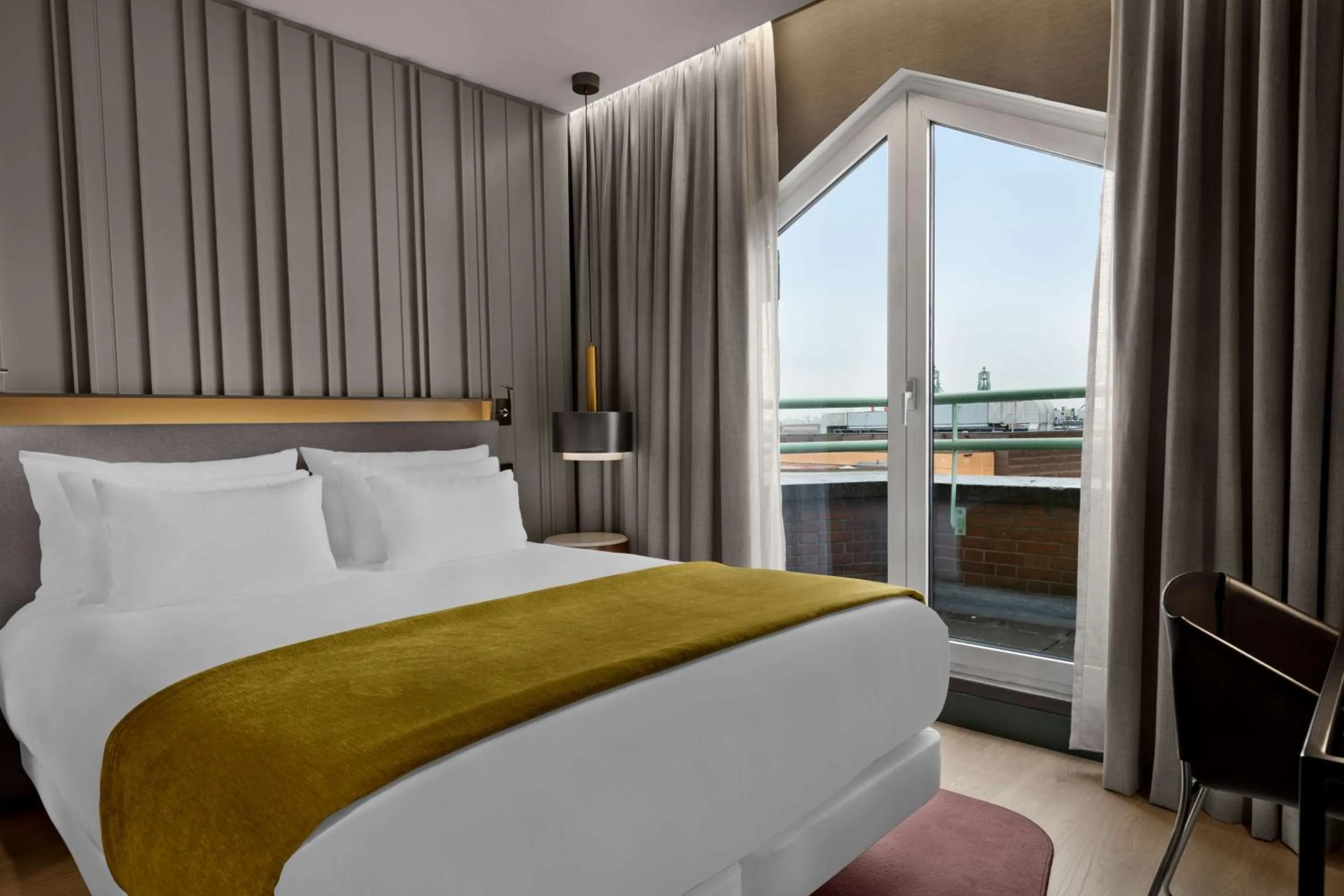 View (from property/room), Bed in NH Collection Amsterdam Flower Market