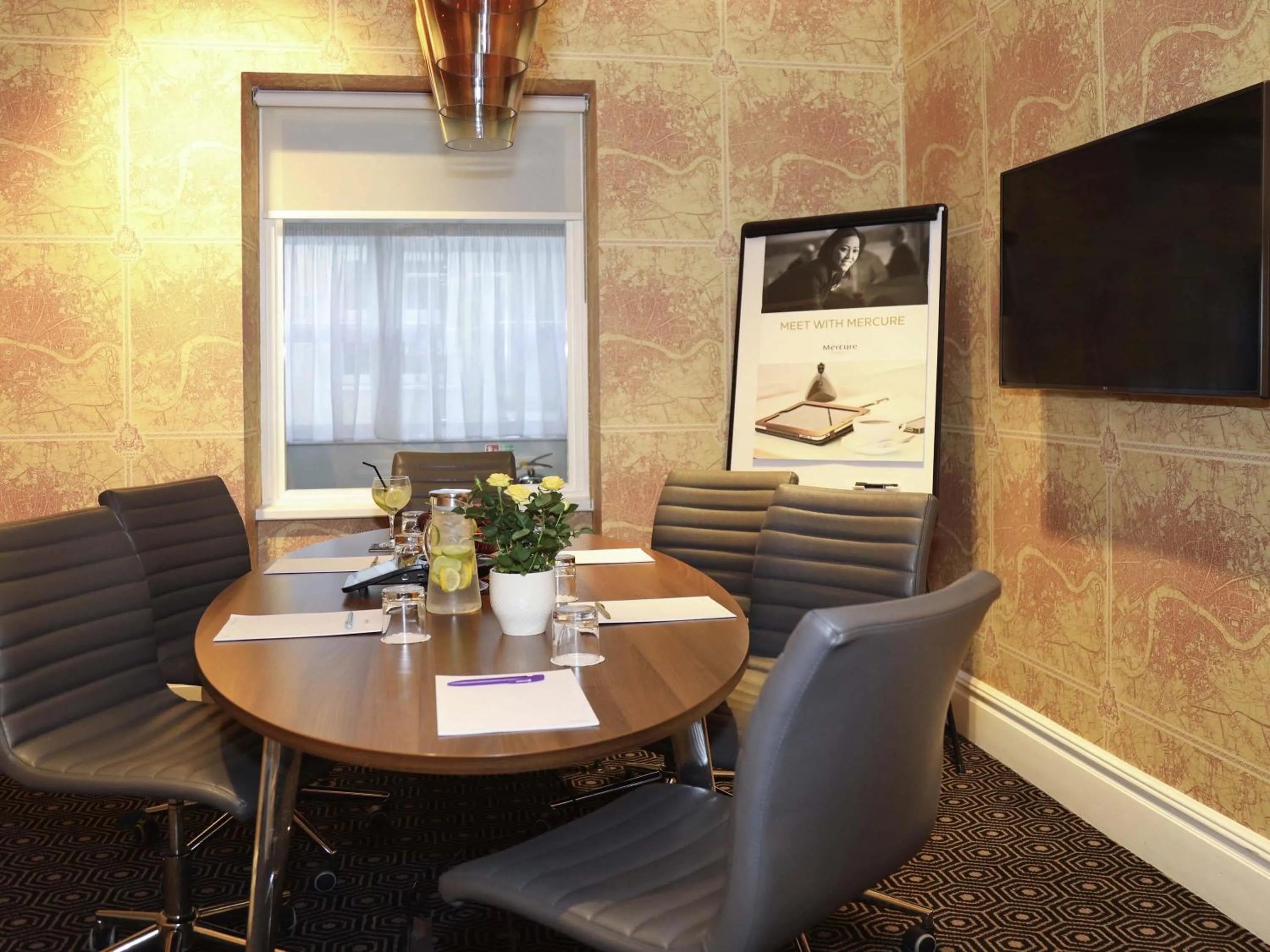 Meeting/conference room in Mercure London Hyde Park Hotel