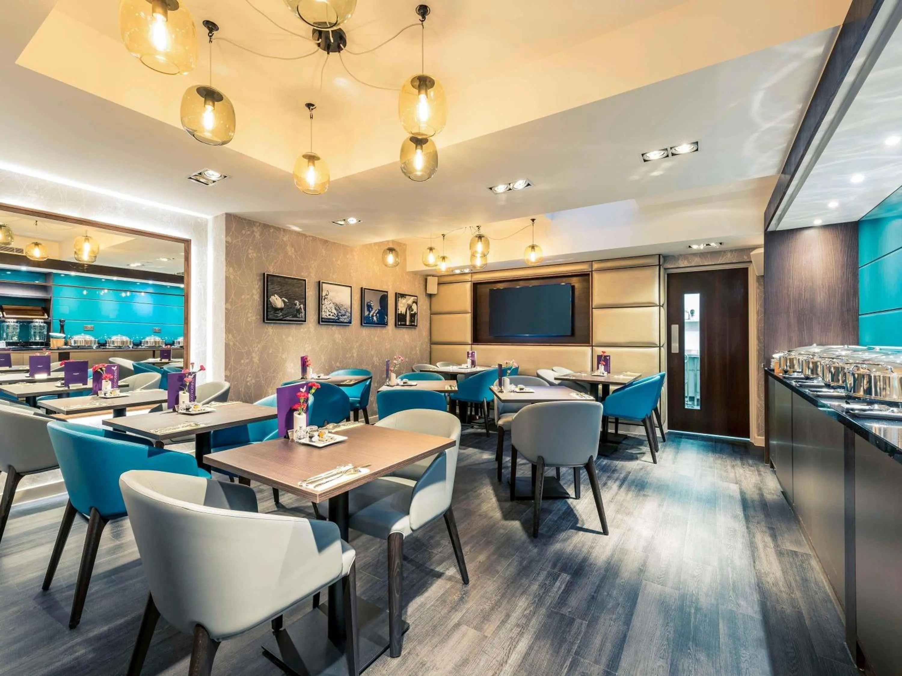 Restaurant/places to eat in Mercure London Hyde Park Hotel