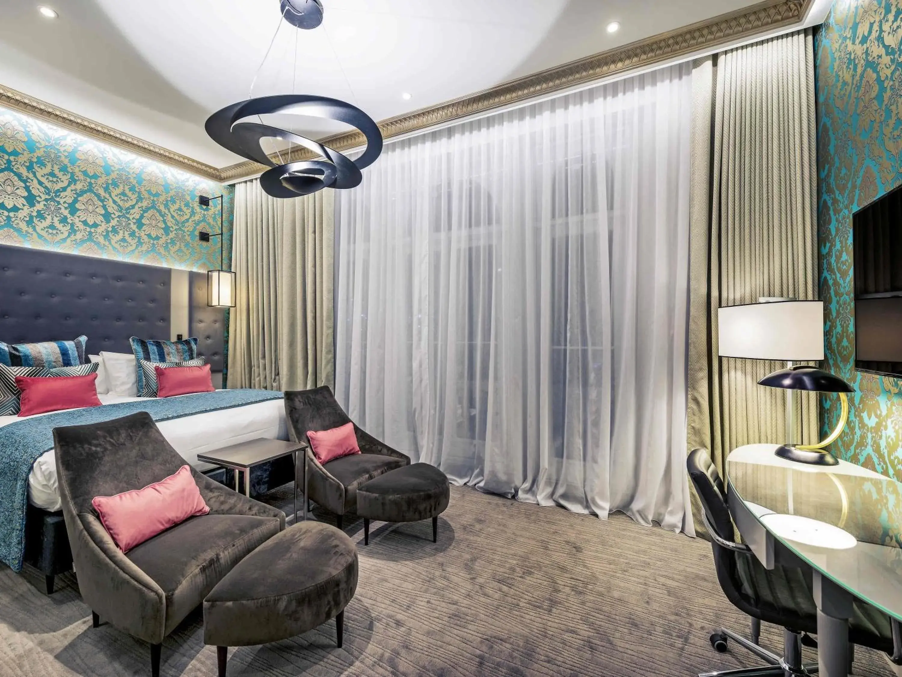 Junior King Suite in Mercure London Hyde Park Hotel Junior King Suite in Mercure London Hyde Park Hotel