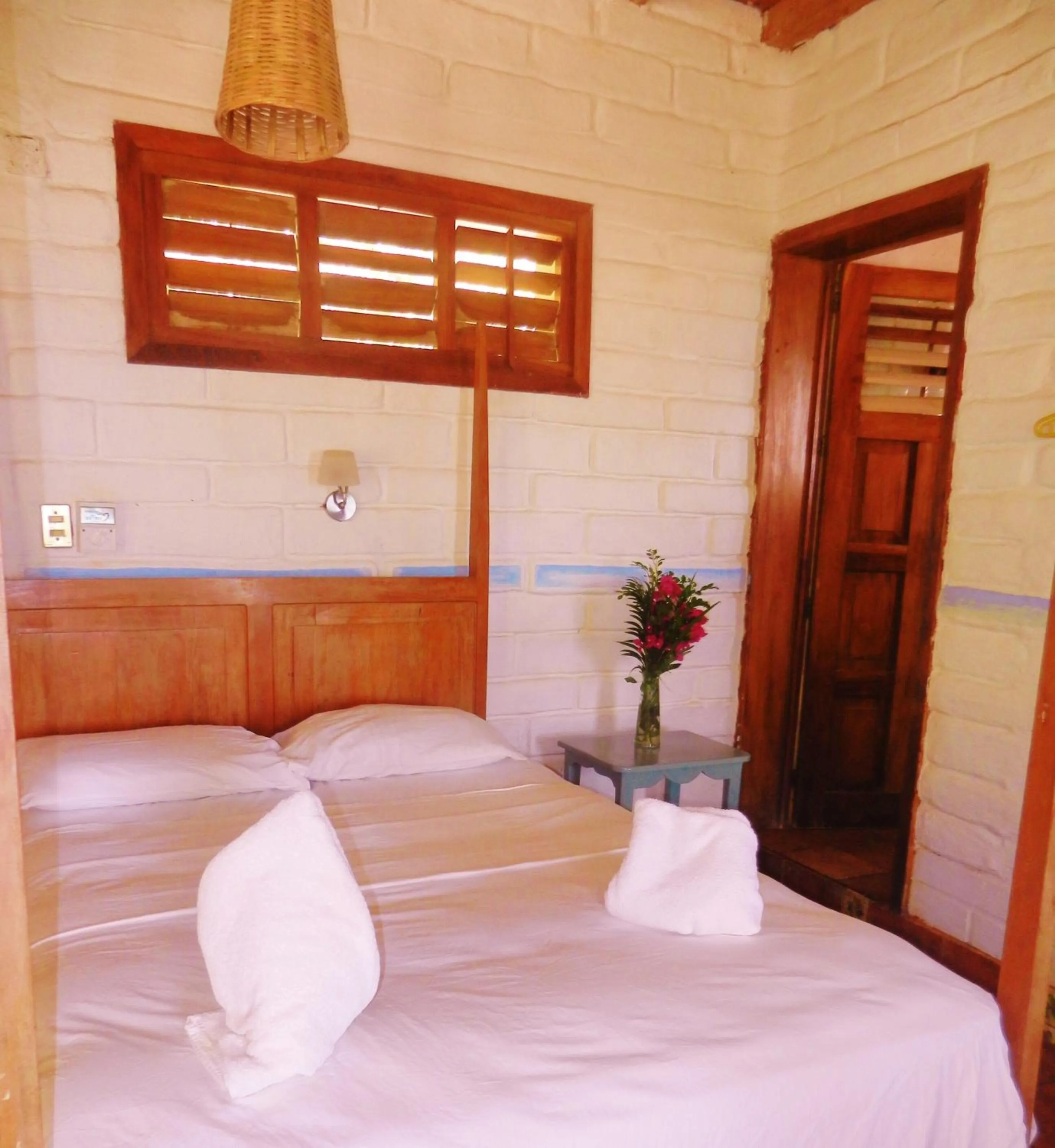 Photo of the whole room, Bed in Altamira Mazunte
