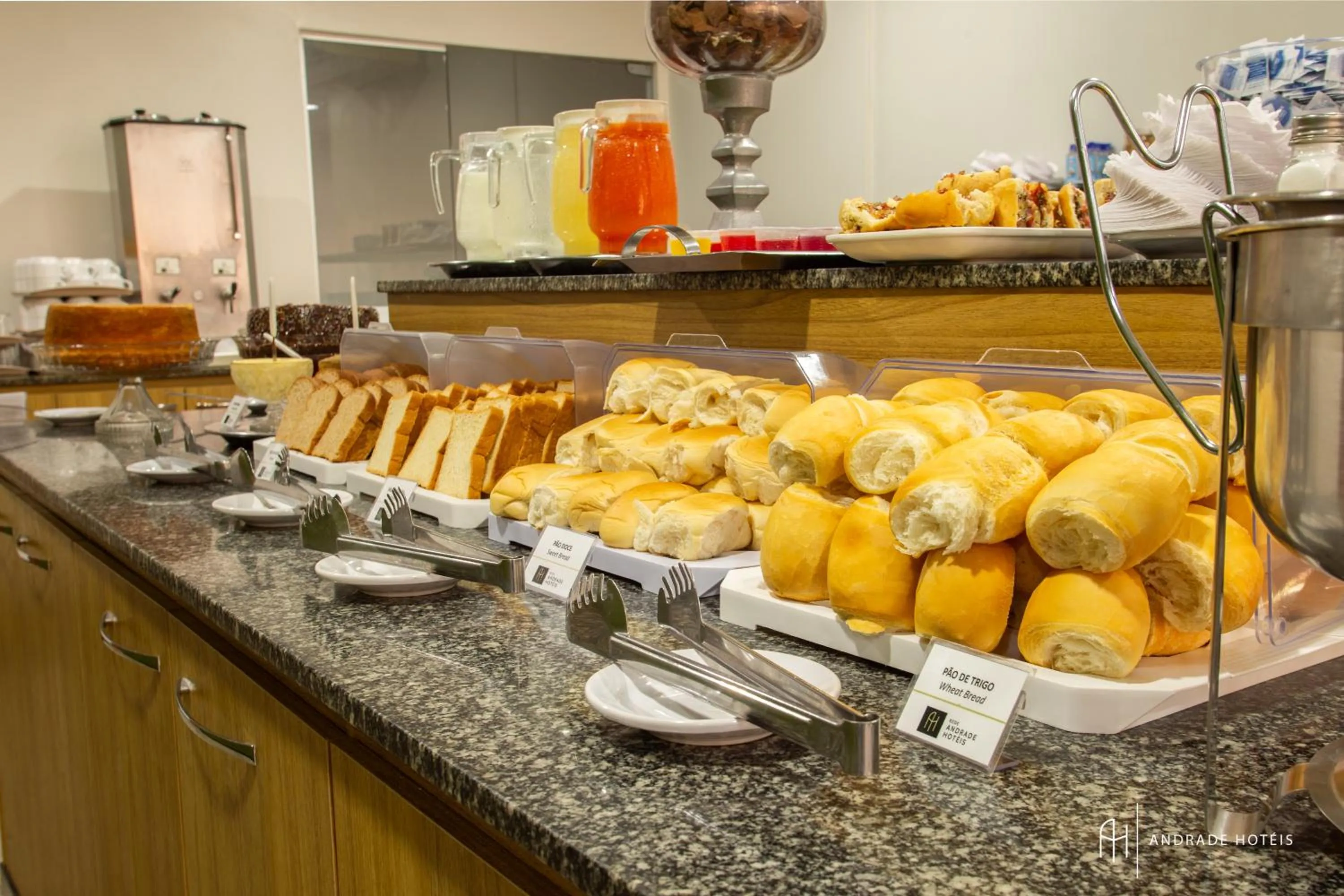 Breakfast in Rede Andrade Hangar