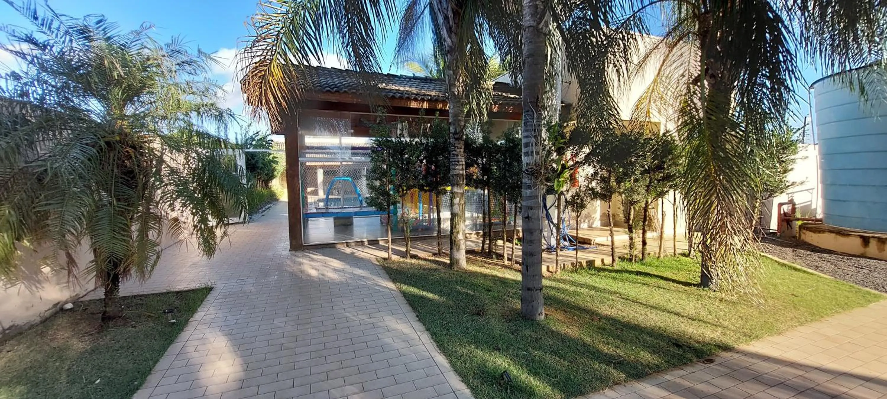 Garden in Emmis Park Hotel