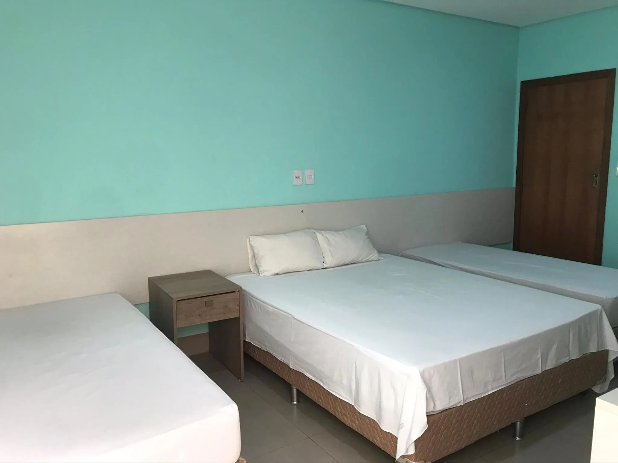 Bedroom, Bed in Emmis Park Hotel