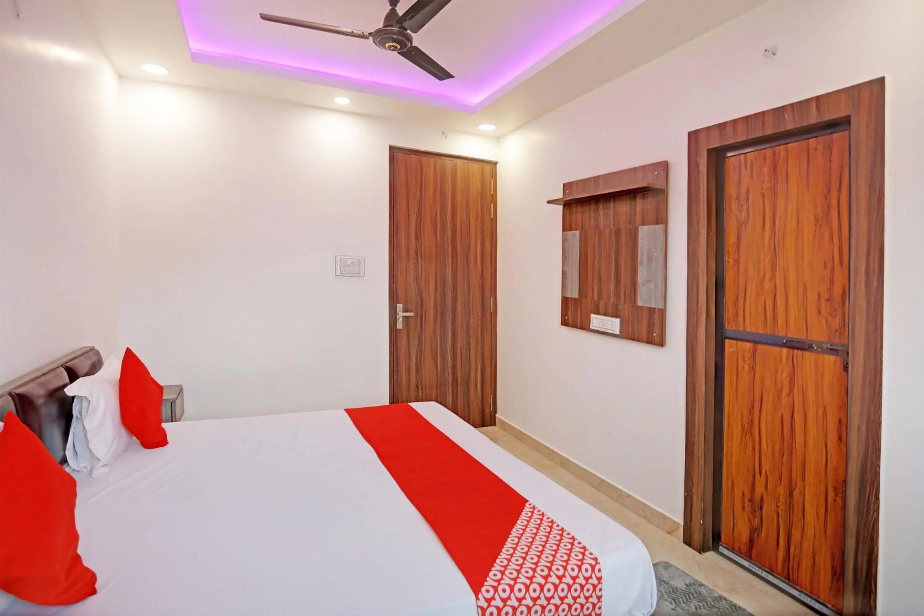 Bedroom, Bed in Hotel O by OYO Royal Residency