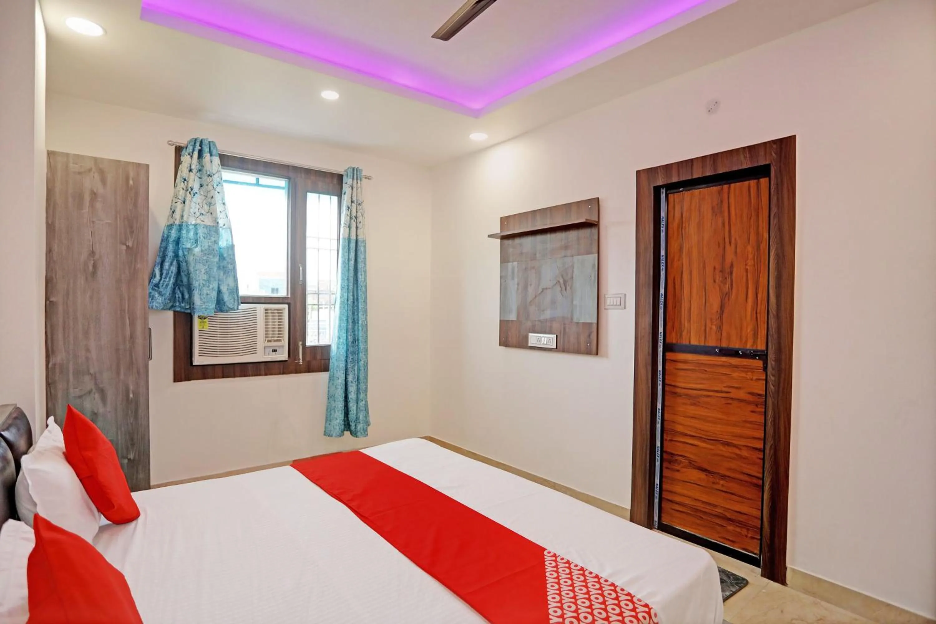 Bedroom, Bed in Hotel O by OYO Royal Residency