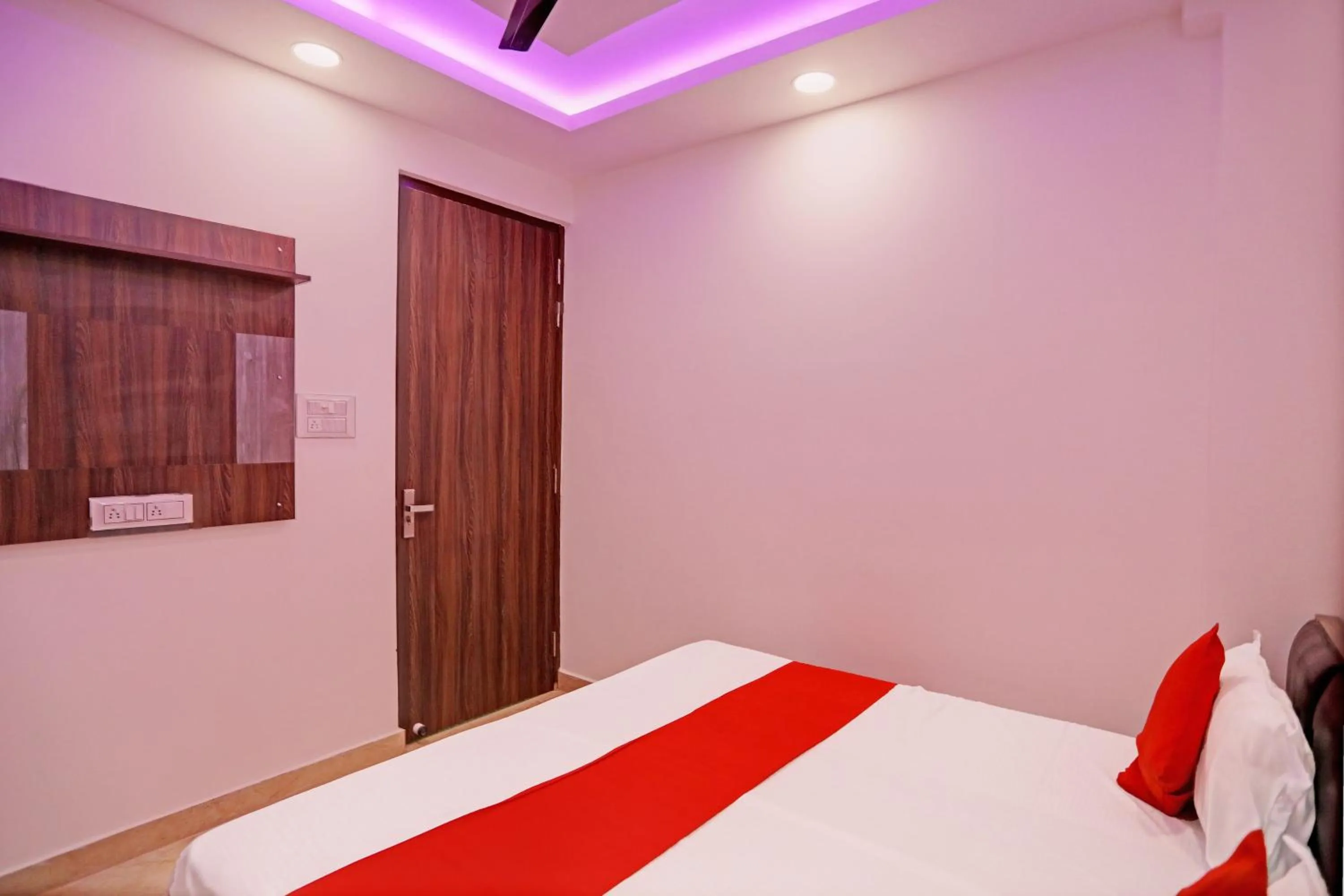 Bathroom, Bed in Hotel O by OYO Royal Residency