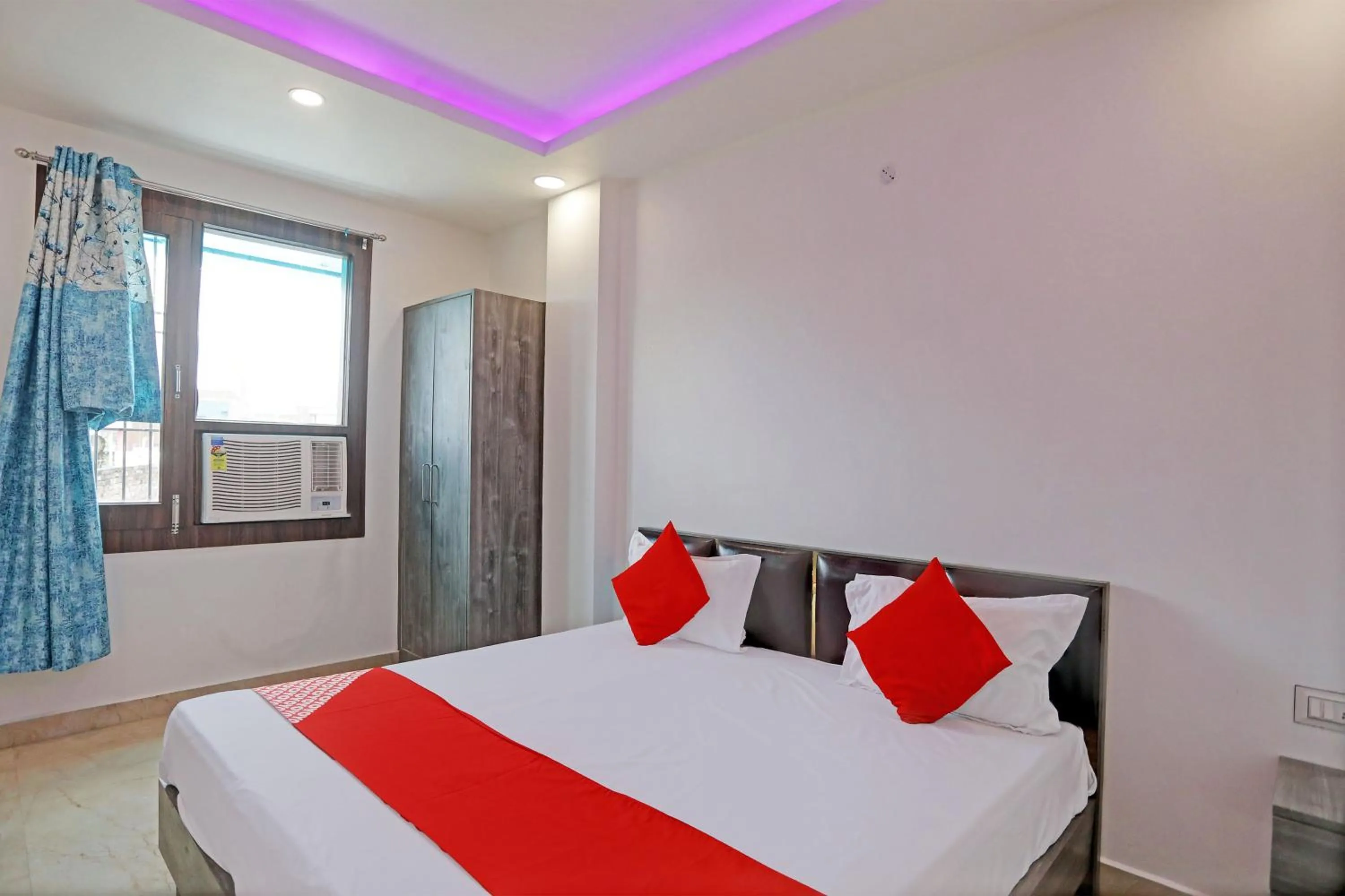Bedroom, Bed in Hotel O by OYO Royal Residency