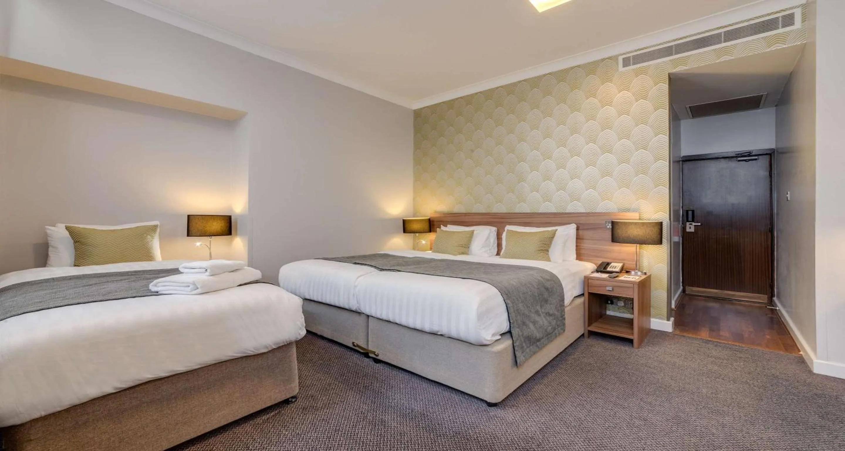 Bedroom, Bed in Best Western Mornington Hotel Hyde Park