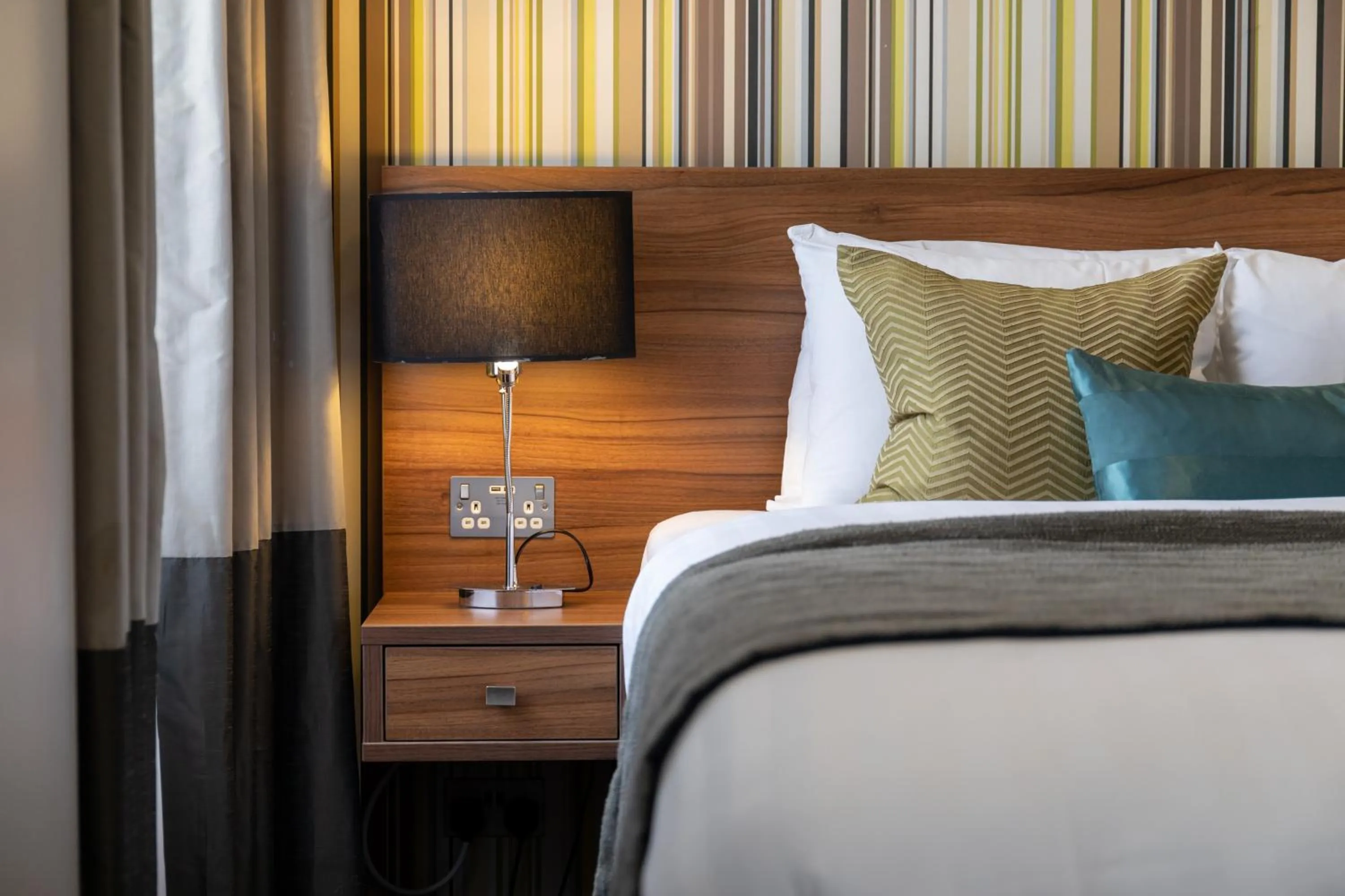 Bed in Best Western Mornington Hotel Hyde Park