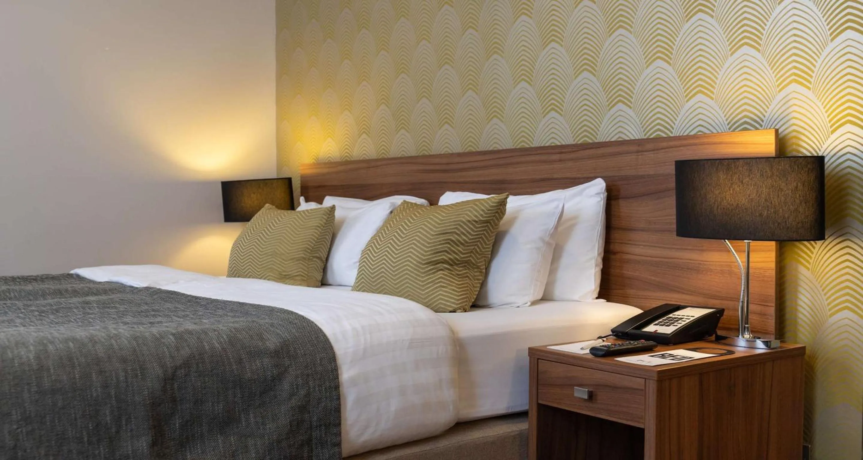 Bedroom, Bed in Best Western Mornington Hotel Hyde Park