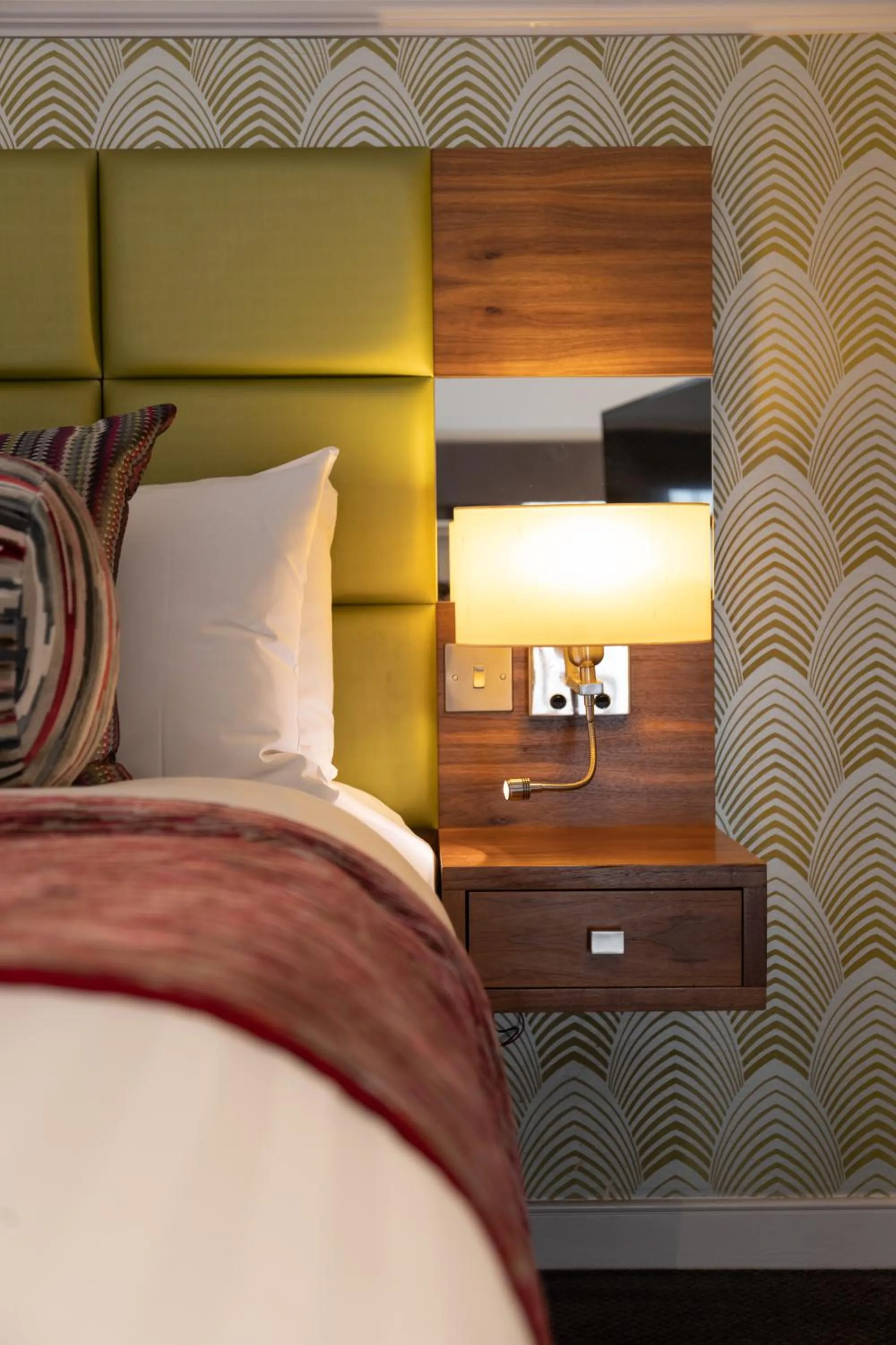 Bed in Best Western Mornington Hotel Hyde Park