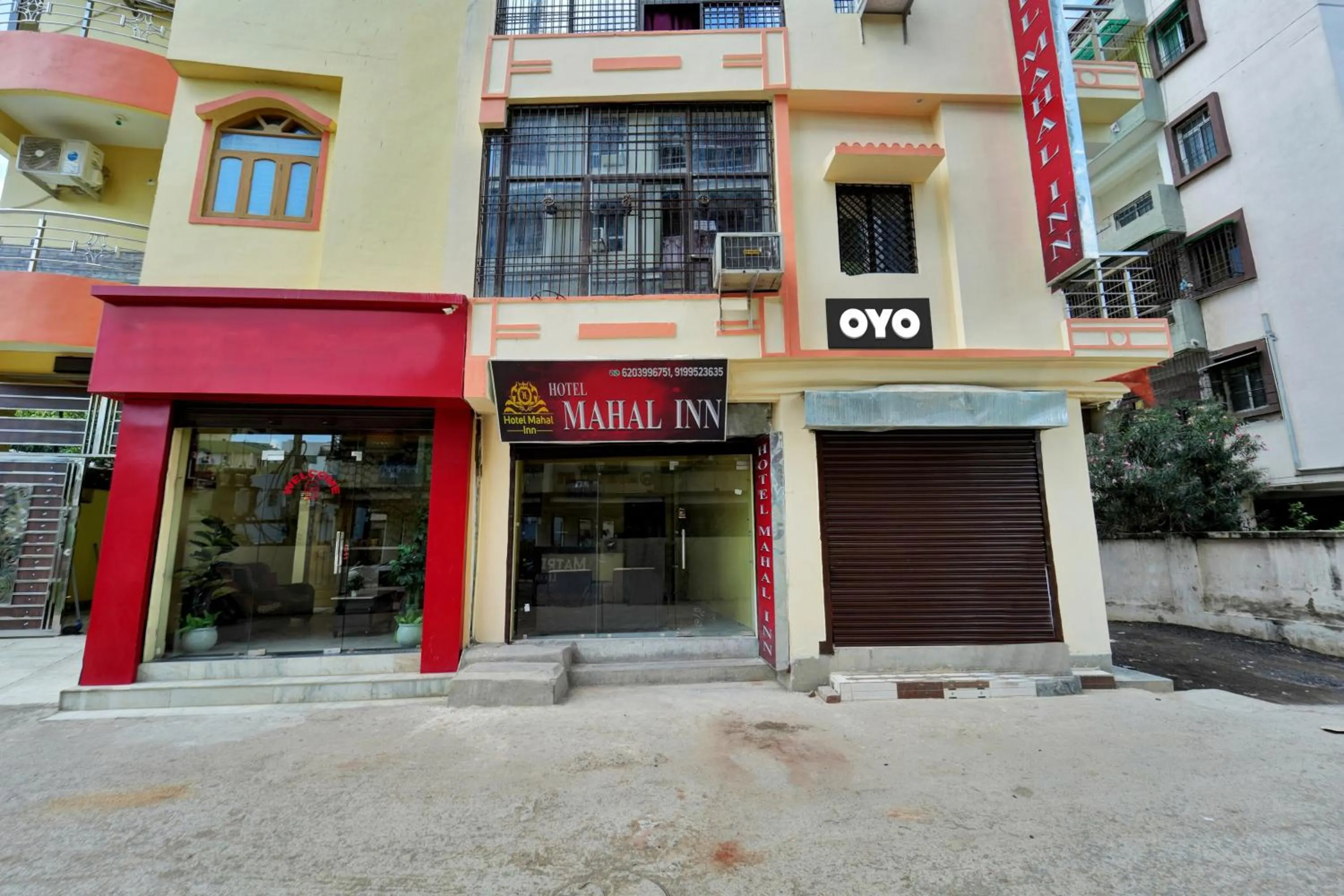 Facade/entrance in Super Hotel O Mahal Inn
