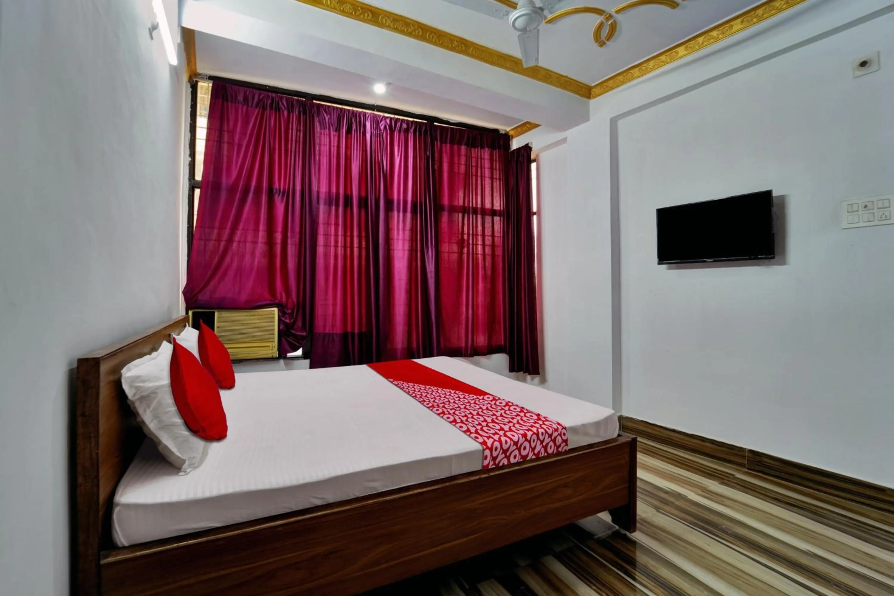 Bedroom in Super Hotel O Mahal Inn