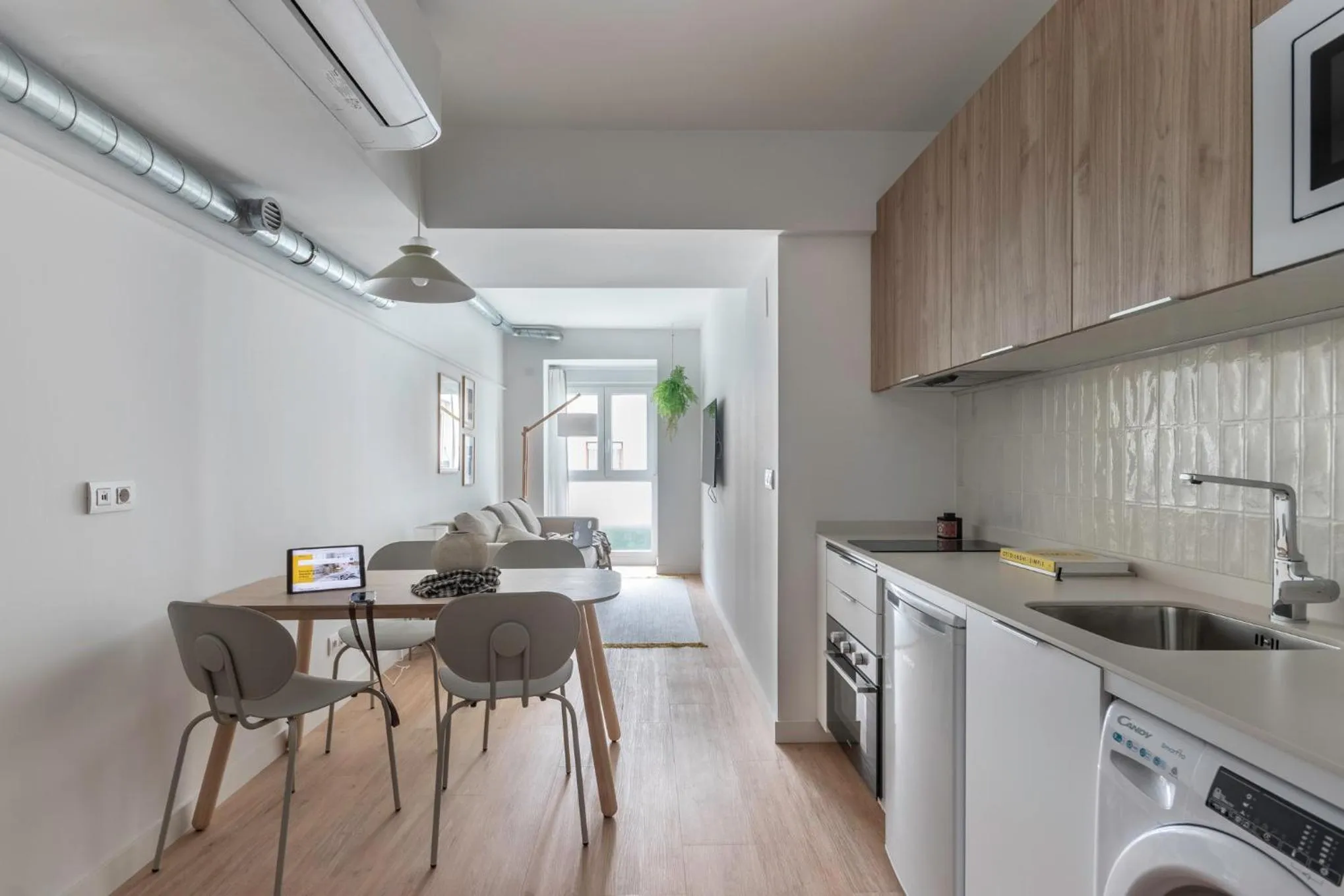 Dining area in B48 Bilbao Abando