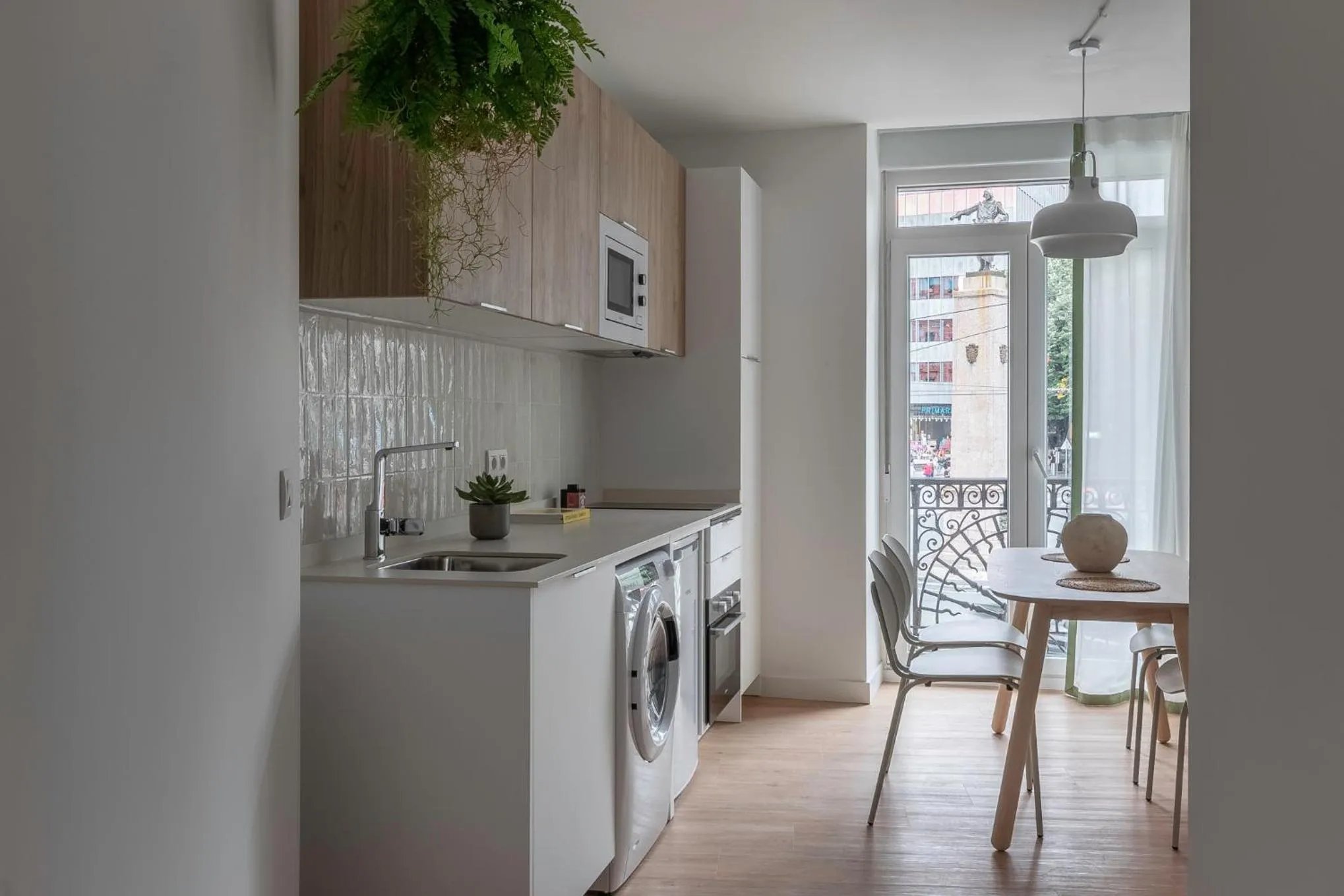 Kitchen or kitchenette in B48 Bilbao Abando