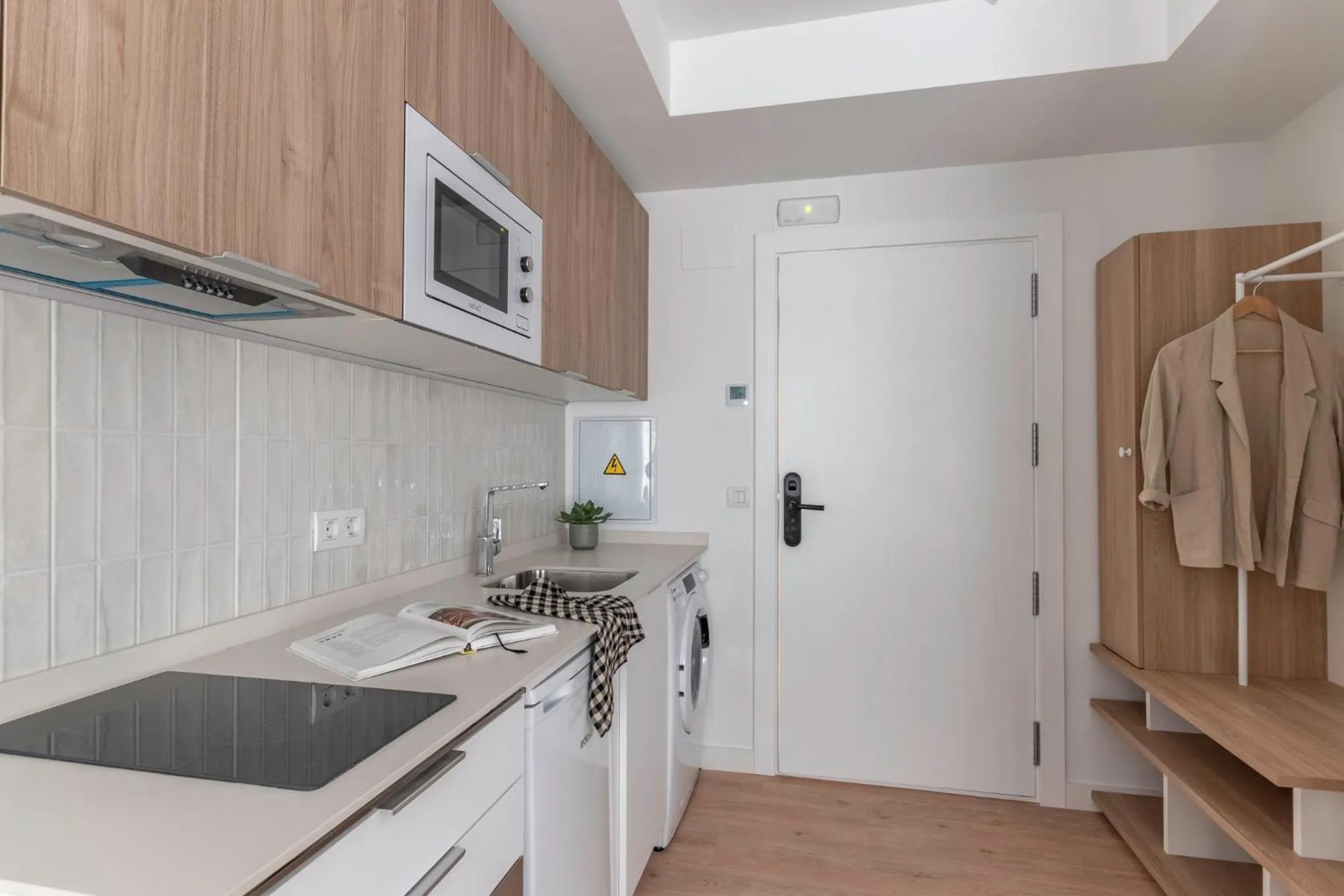 Kitchen or kitchenette in B48 Bilbao Abando