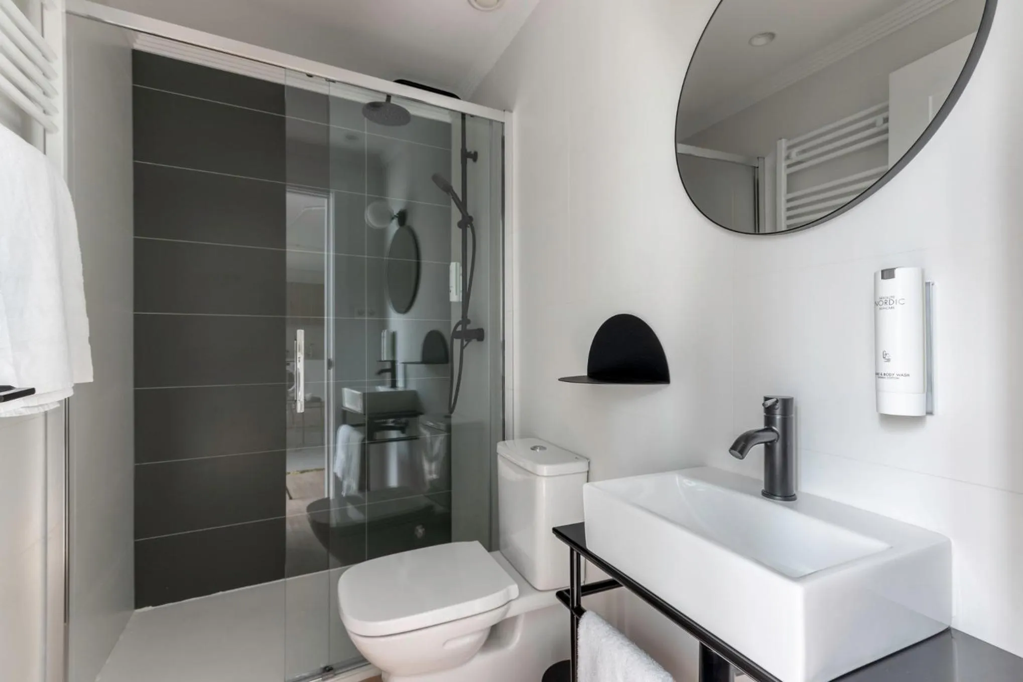 Bathroom in B48 Bilbao Abando