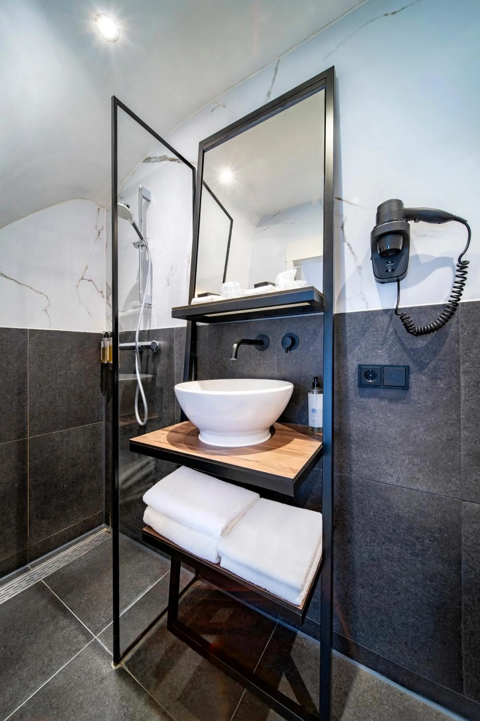 Bathroom in Hotel Nes Amsterdam