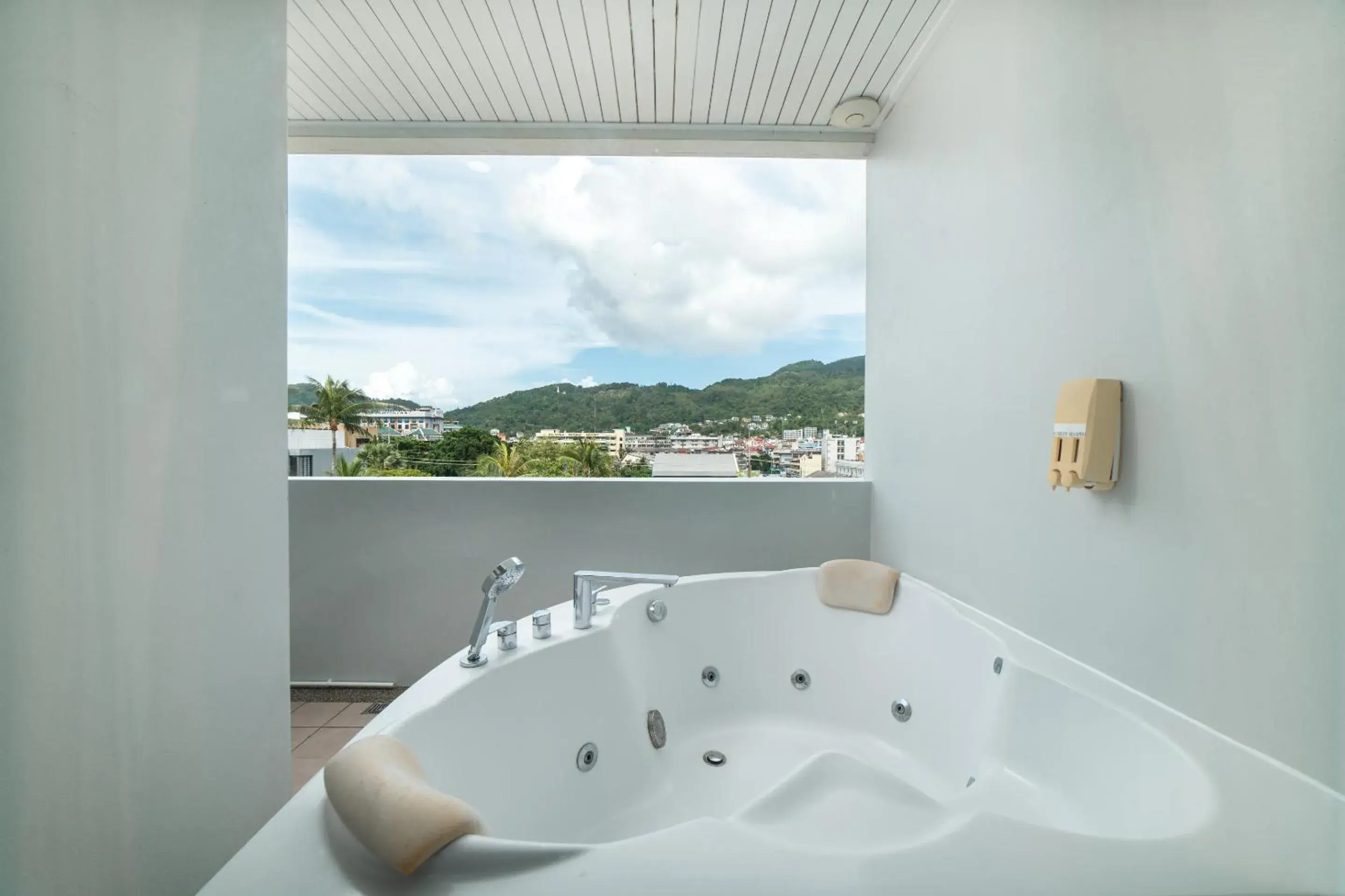 Deluxe Double Room with Bath in GP House Phuket Patong Beach Deluxe Double Room with Bath in GP House Phuket Patong Beach