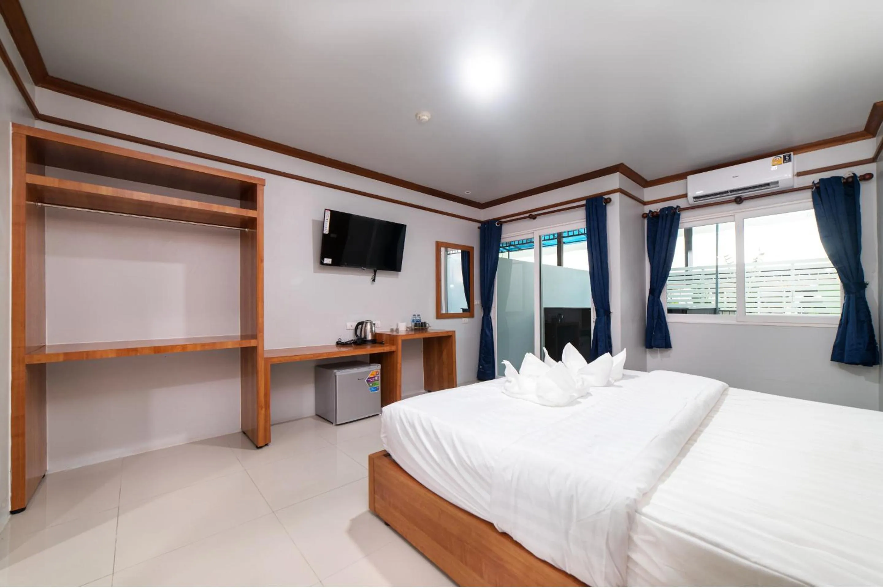hair dresser, Bed in GP House Phuket Patong Beach