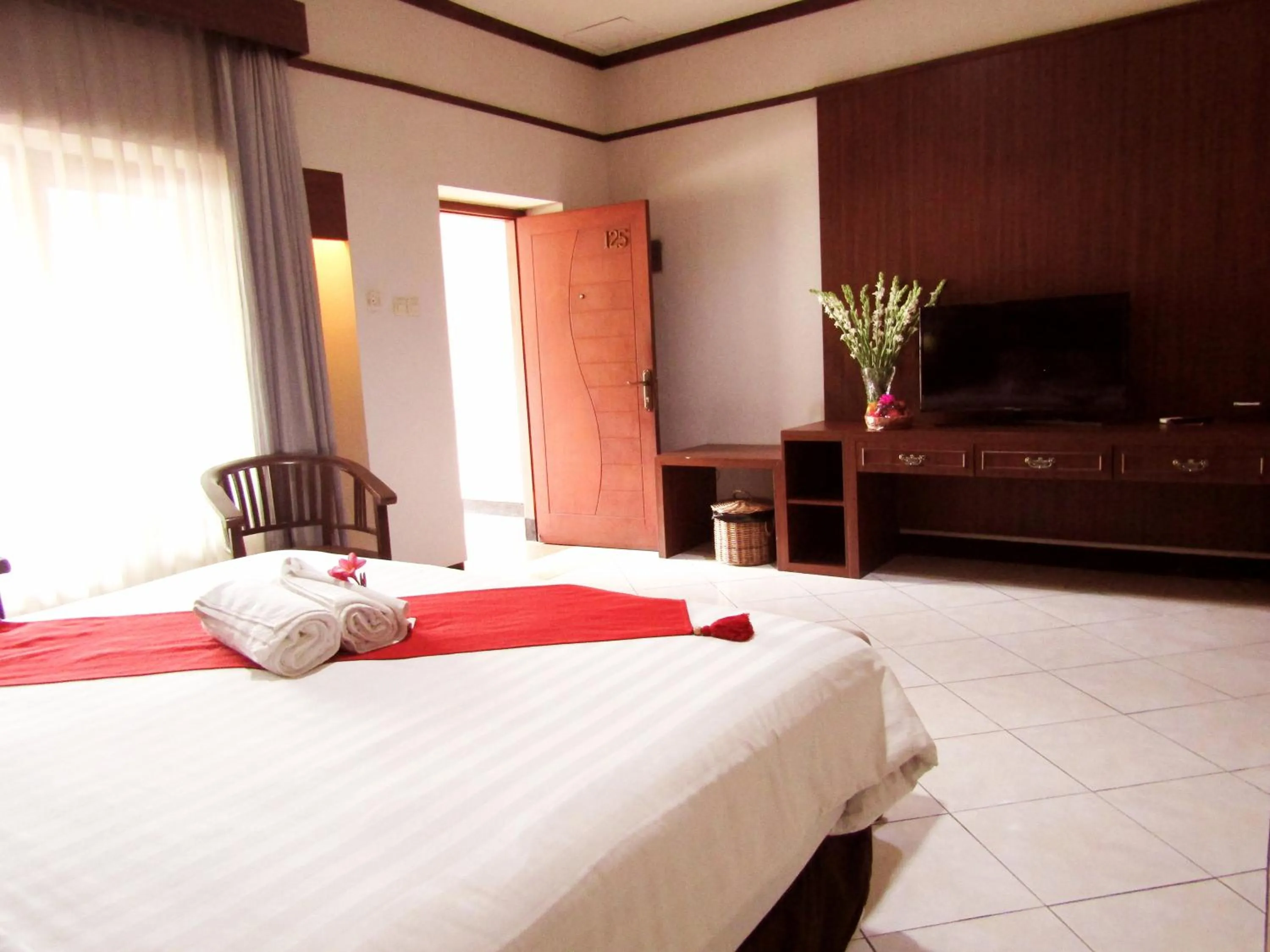 Bed in Hotel Pelangi Malang, Kayutangan Heritage