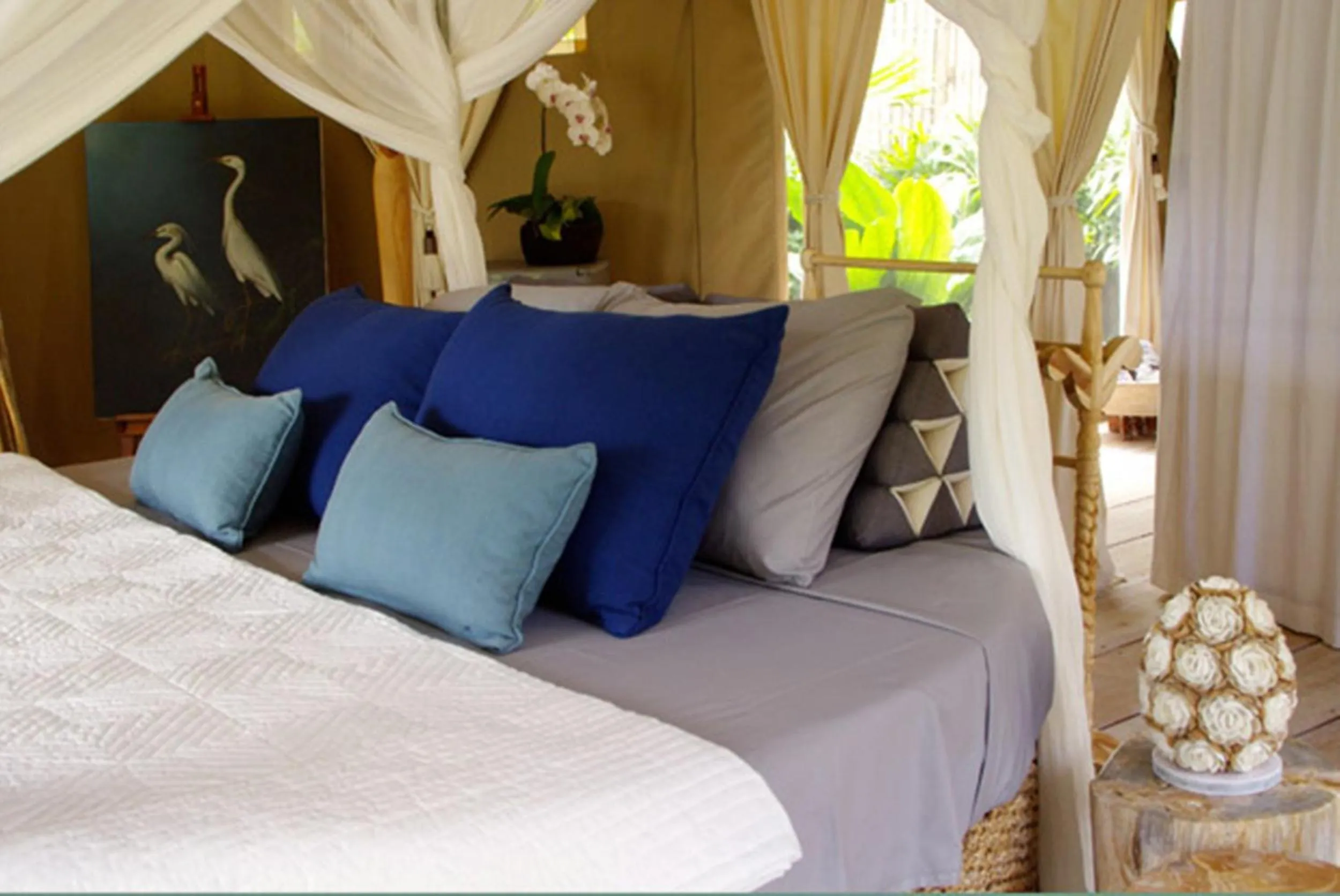 Decorative detail, Bed in Sandat Glamping Tents