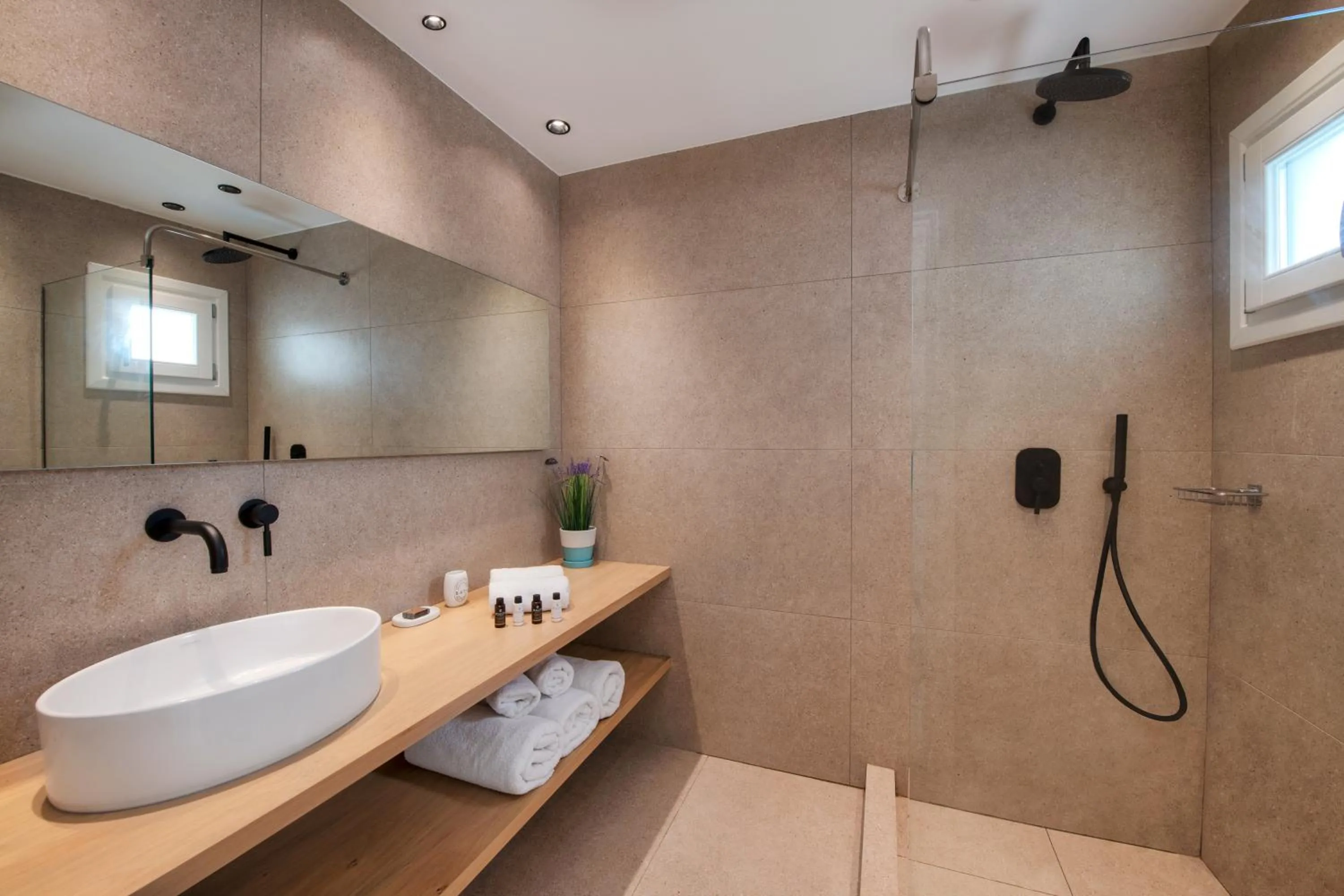 Shower in Hotel Eucalyptus