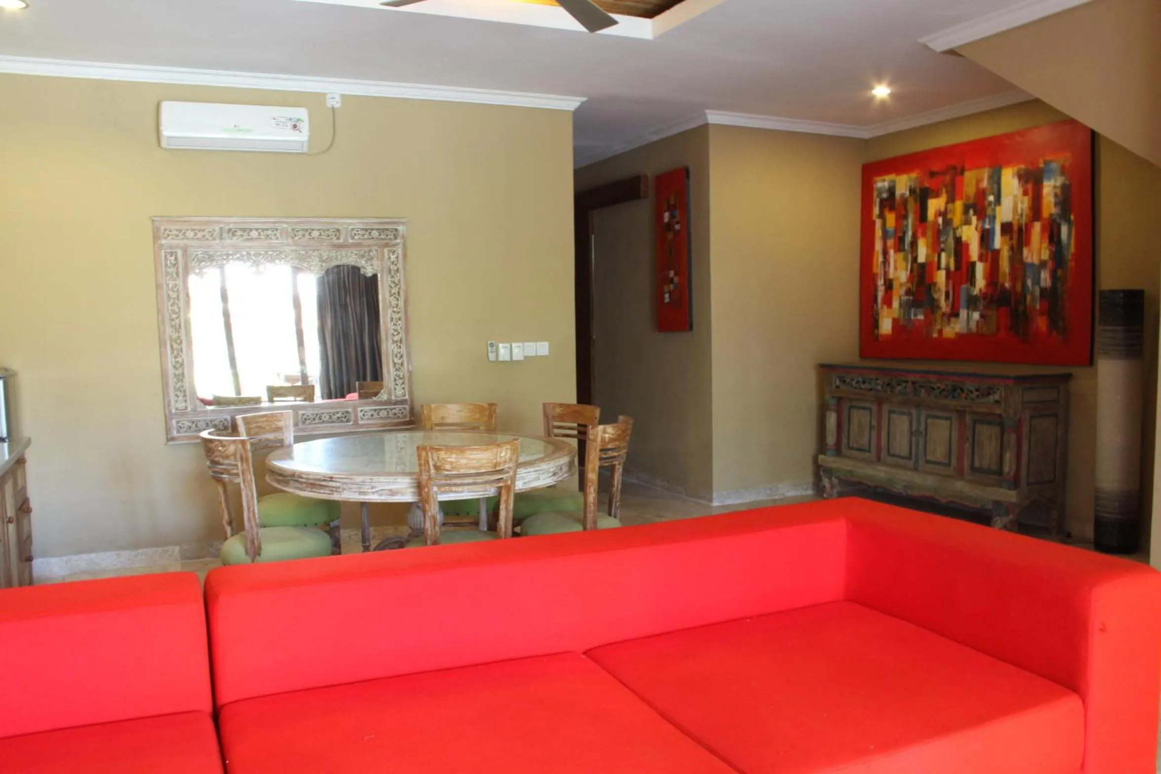 Living room in Bayshore Residence