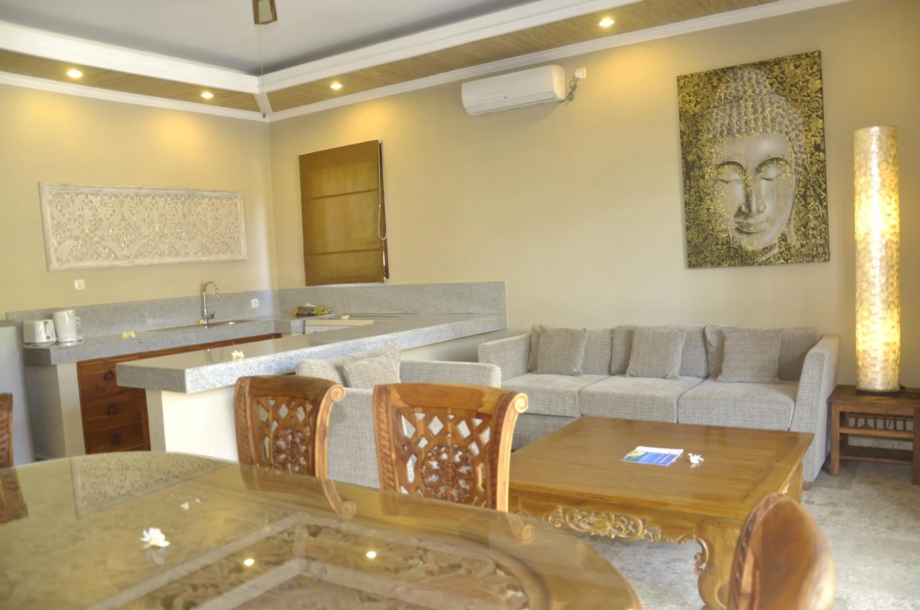 Living room in Bayshore Residence