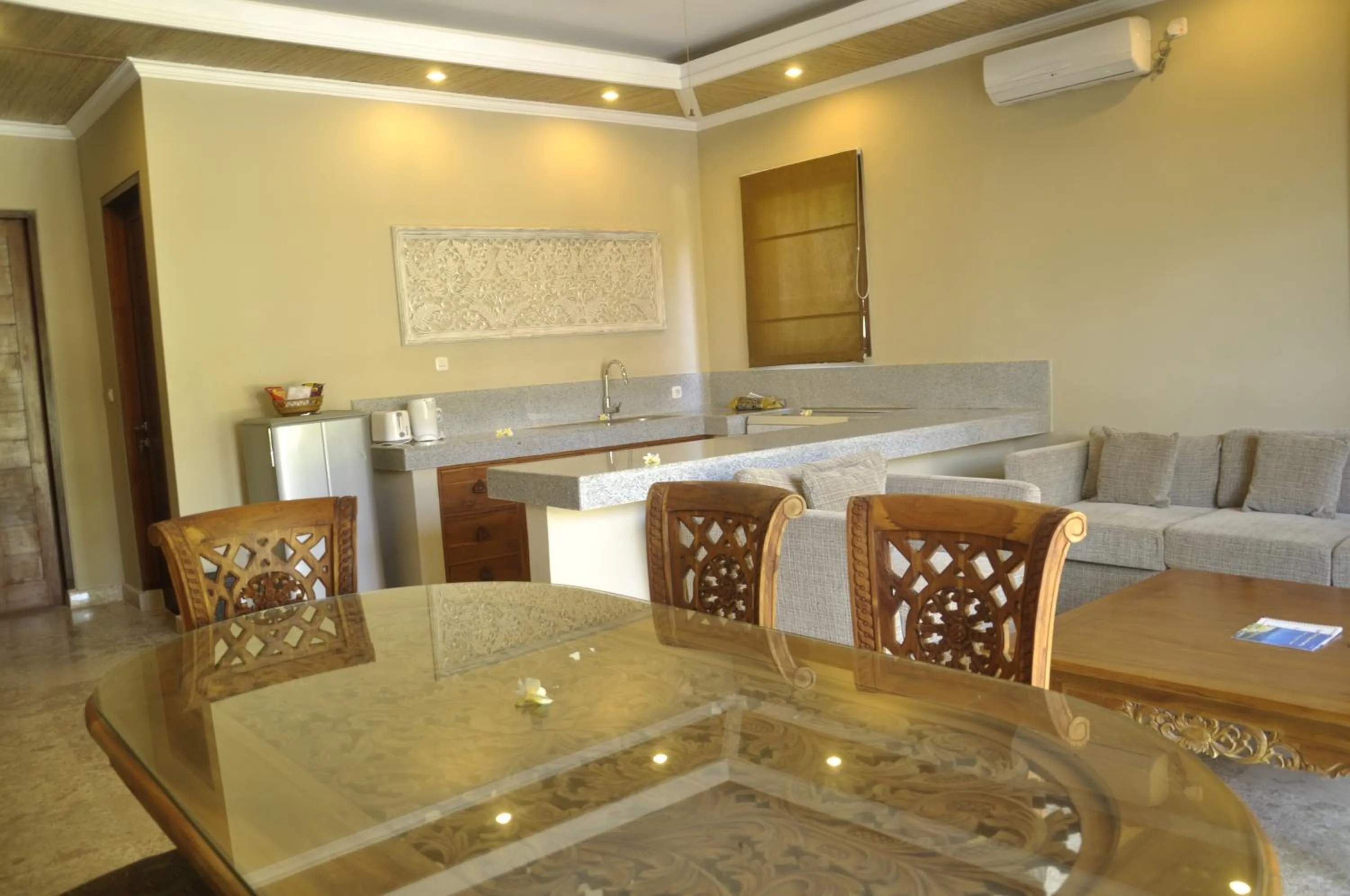 Dining area in Bayshore Residence