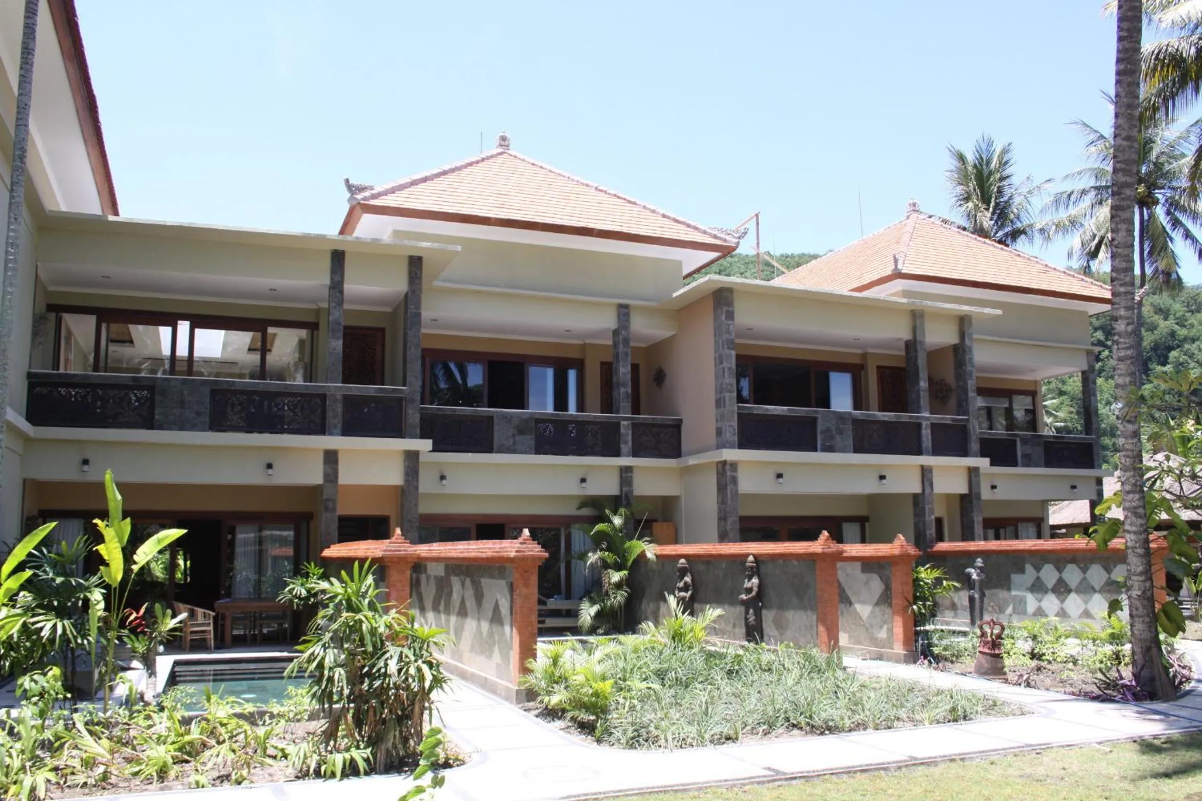 Facade/entrance in Bayshore Residence
