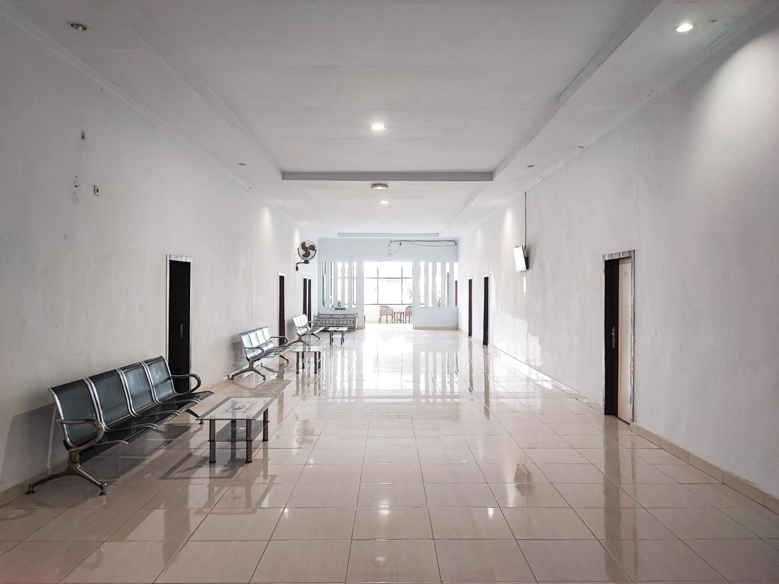 Seating area in Reddoorz @ Hotel Bersaudara Bungo