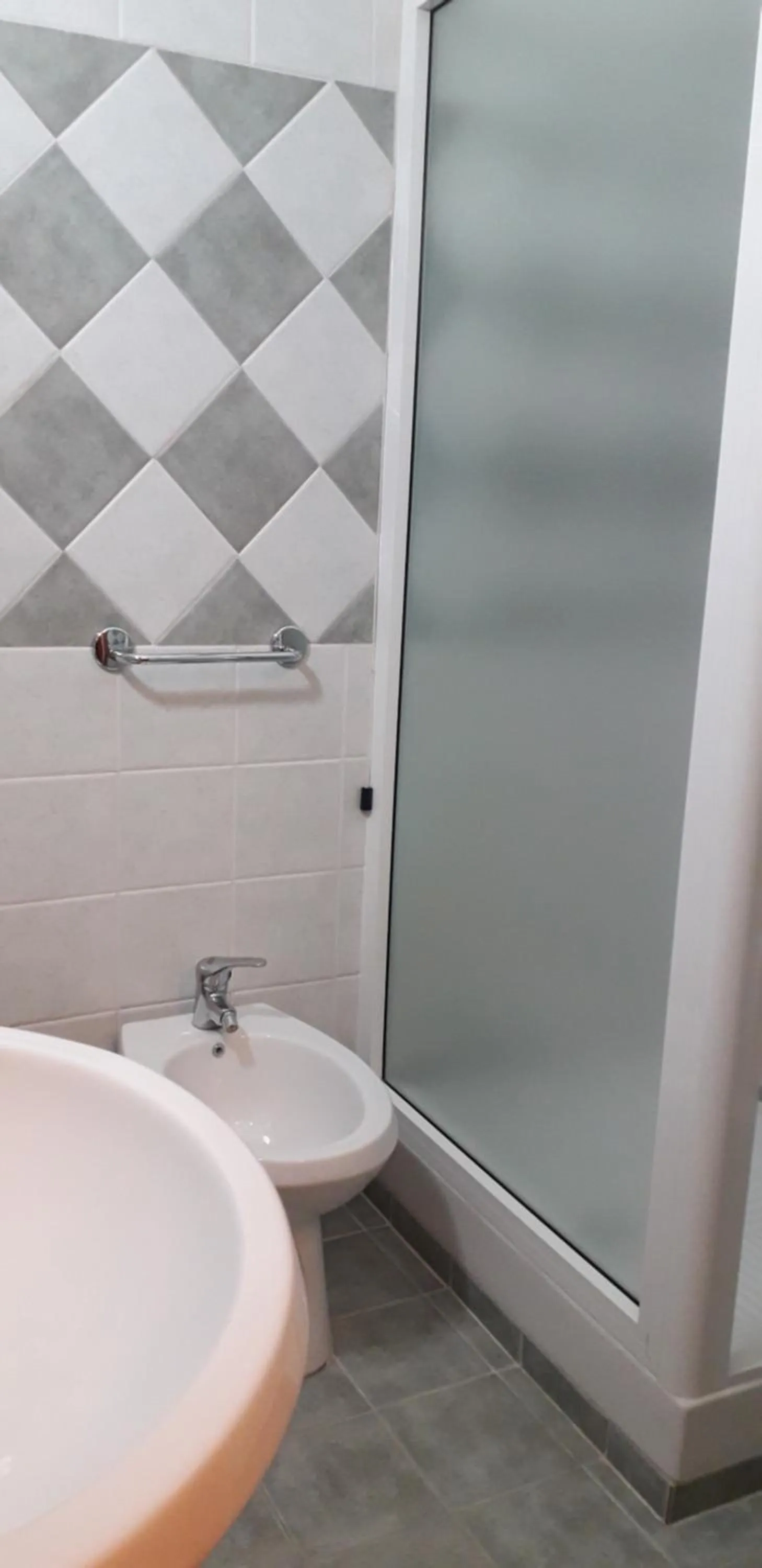 Shower in Gioia Guest House