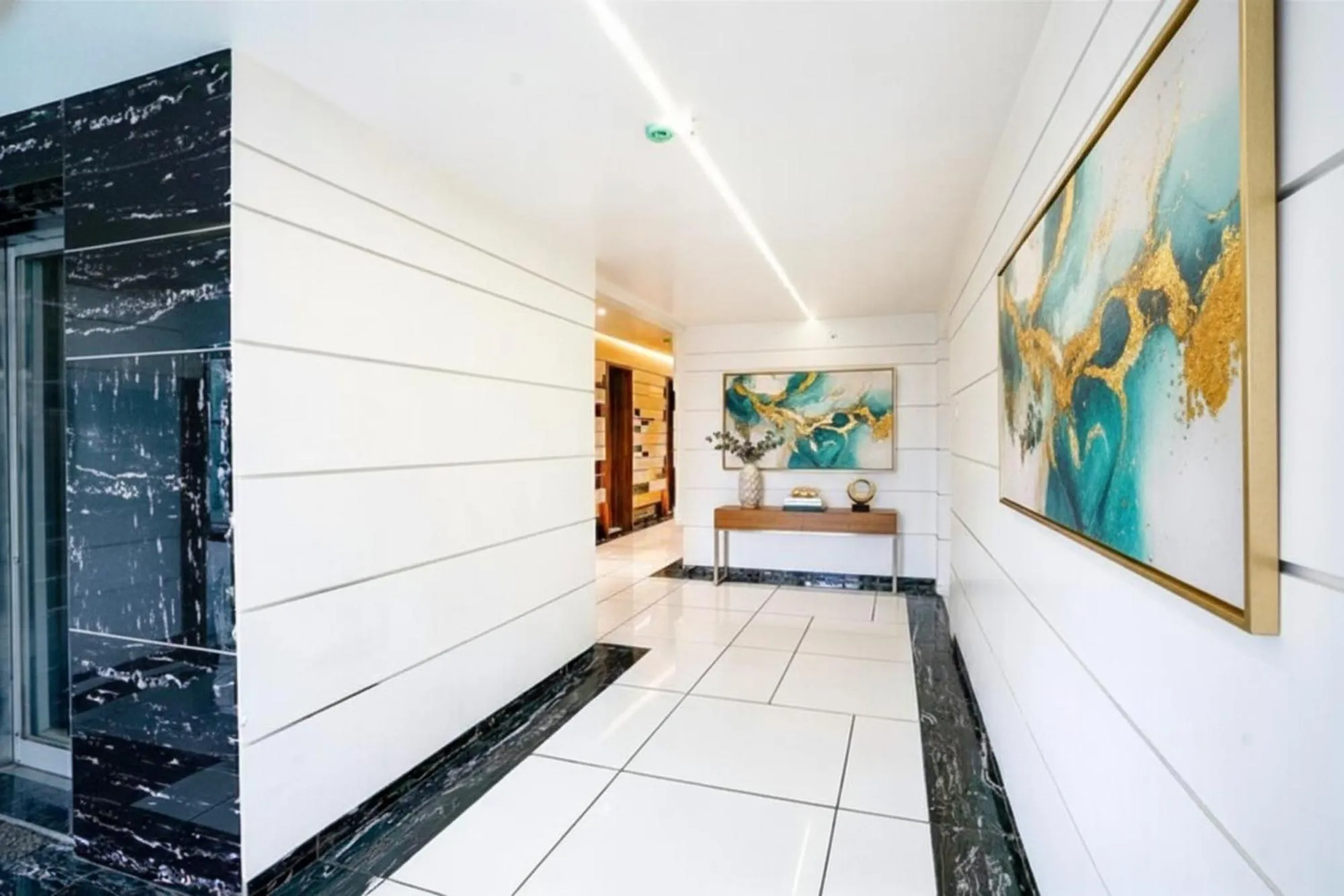 Lobby or reception, Bed in FabHotel The Nashik Inn - Nr Vijay Mamta Theatre, Nashik Road