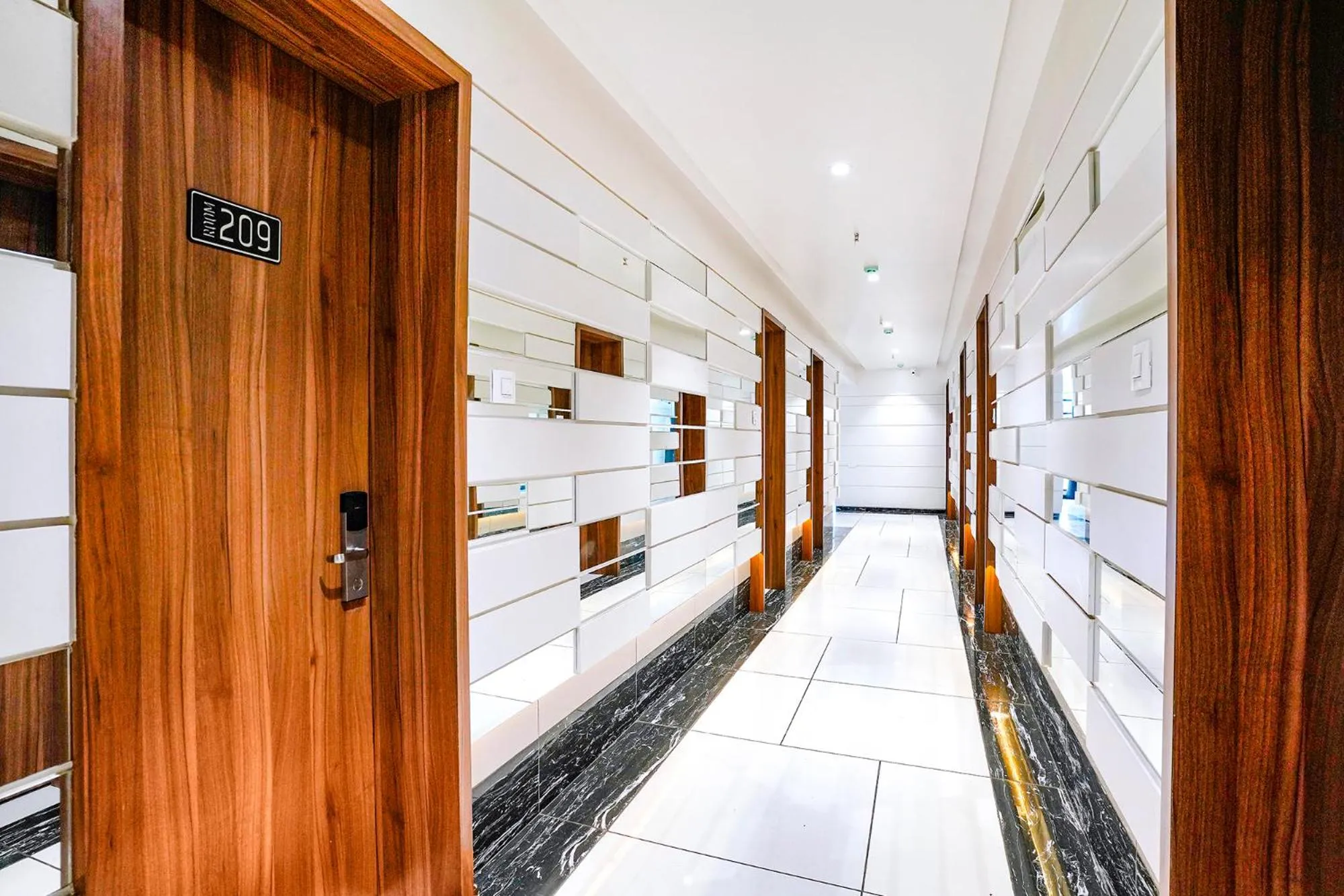 Lobby or reception in FabHotel The Nashik Inn - Nr Vijay Mamta Theatre, Nashik Road