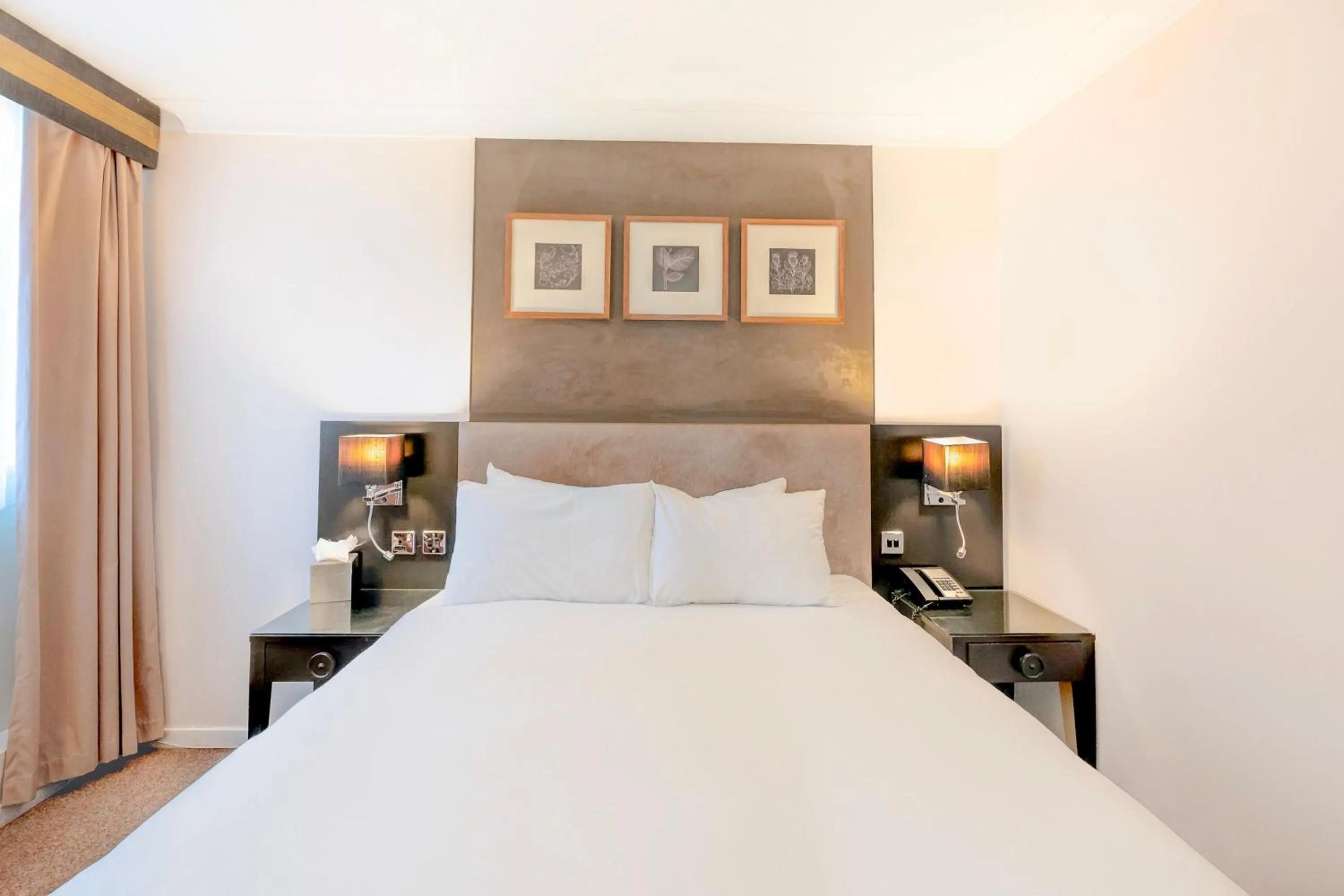 Bedroom, Bed in The Landmark Hotel and SPA Leisure Club Dundee By Sunday