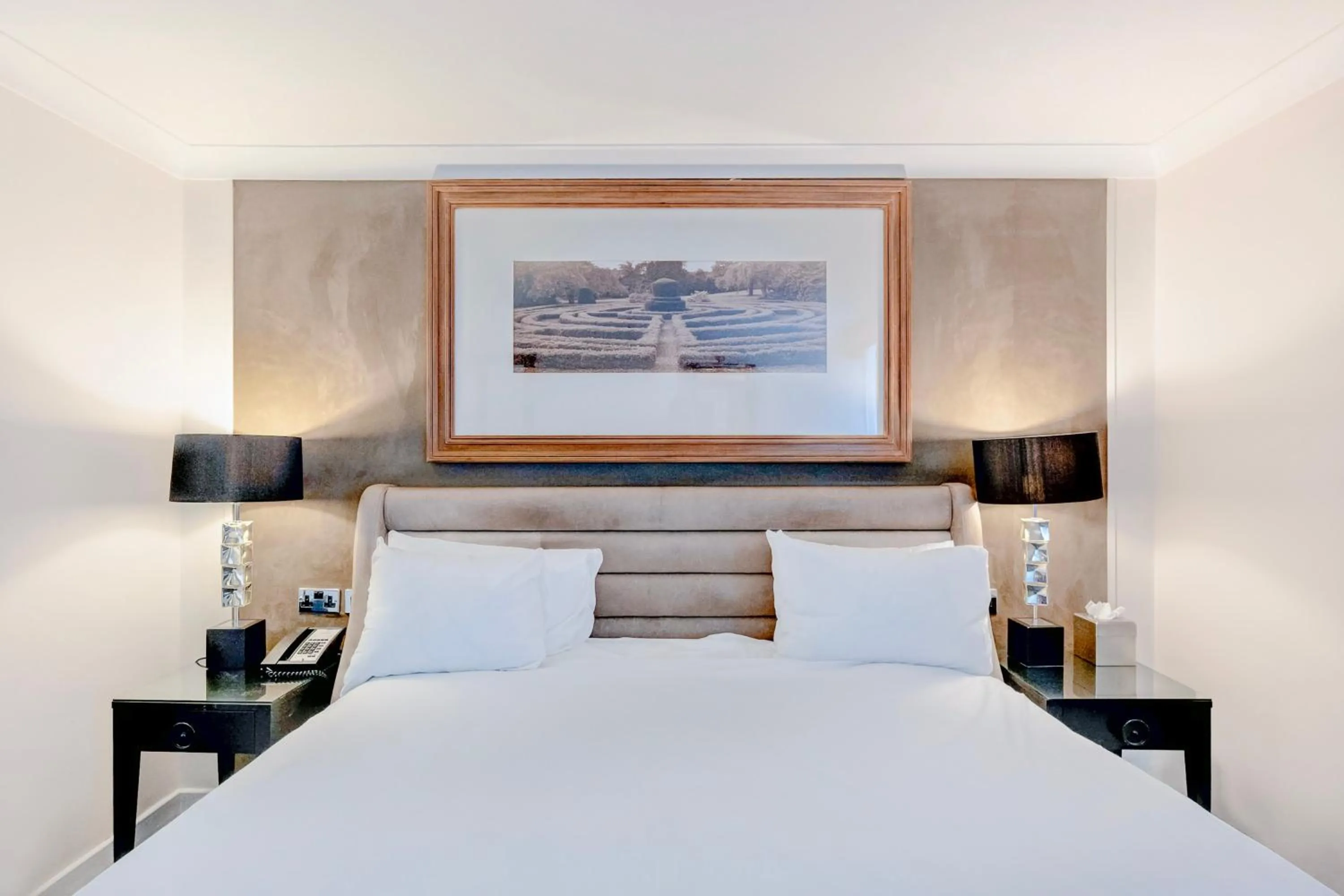 Photo of the whole room, Bed in The Landmark Hotel and SPA Leisure Club Dundee By Sunday